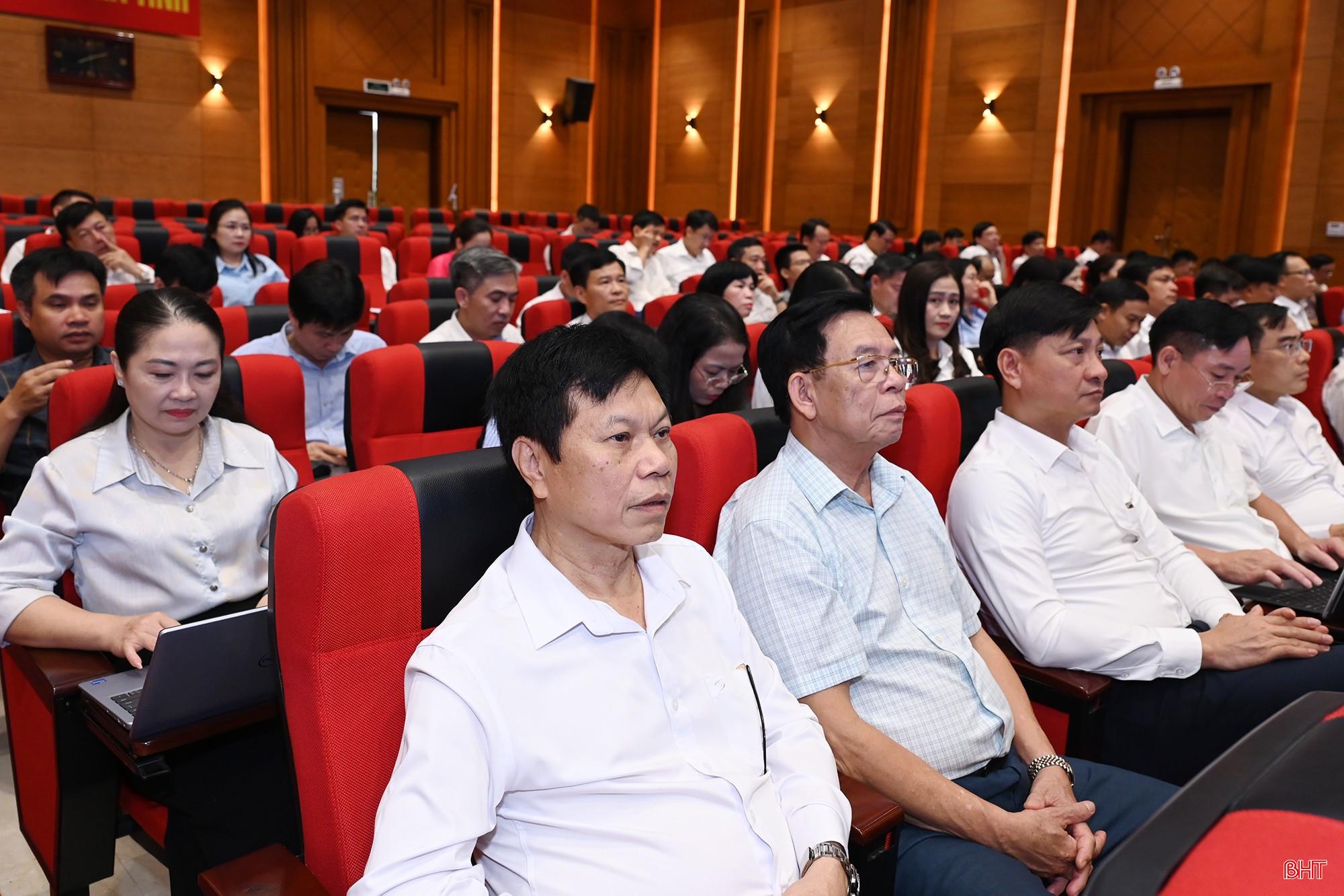 Đại biểu điểm cầu Hà Tĩnh.