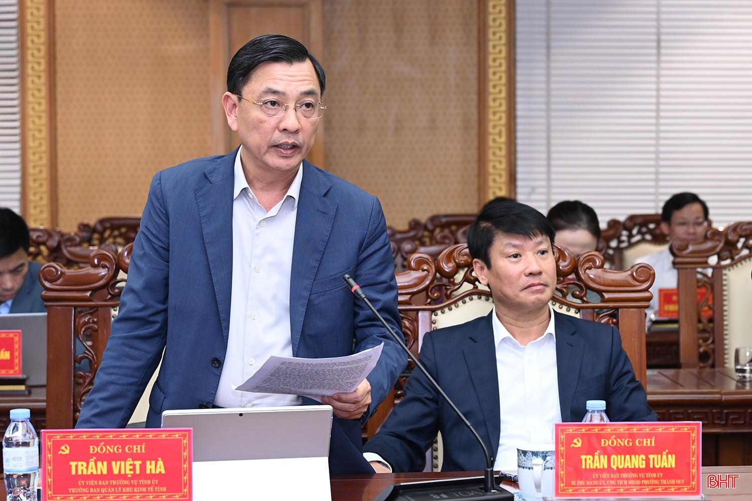 Đồng ch&iacute; Trần Việt H&agrave; - Ủy vi&ecirc;n BTV Tỉnh ủy, Trưởng BQL Khu kinh tế tỉnh ph&aacute;t biểu tại hội nghị.