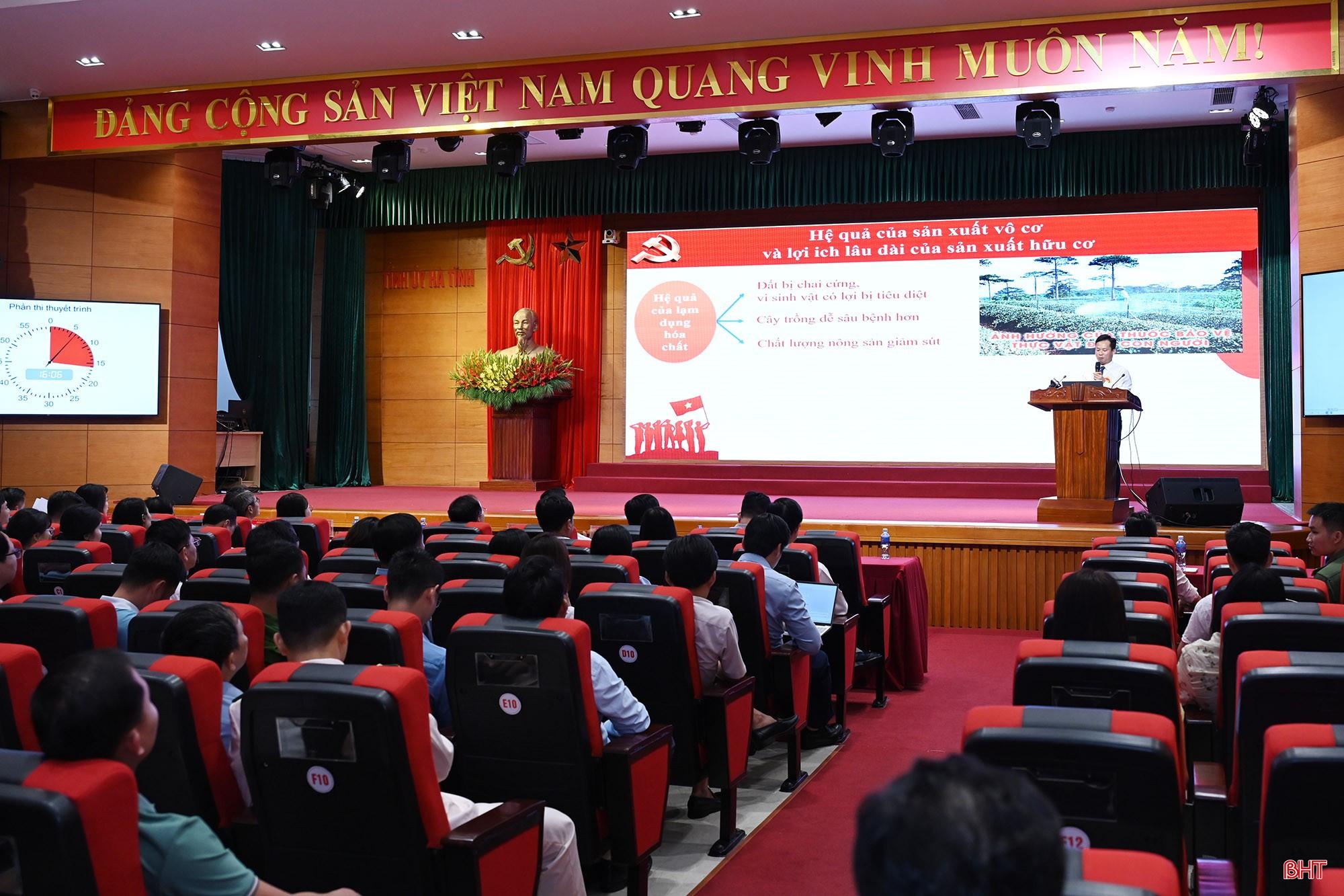 Phần thi thuyết trình của thí sinh Đinh Hữu Cảnh - Đảng bộ xã Hương Đô. bqbht_br_dsc-19d15.jpg