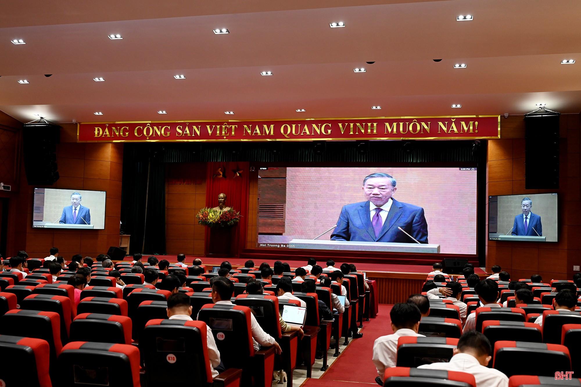 Điểm cầu Hà Tĩnh theo dõi phát biểu chỉ đạo.