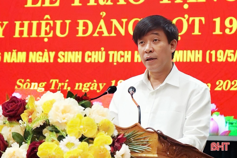 Phó Bí thư Thường trực Đảng ủy phường Sông Trí Nguyễn Anh Ngọc phát biểu tại buổi lễ.