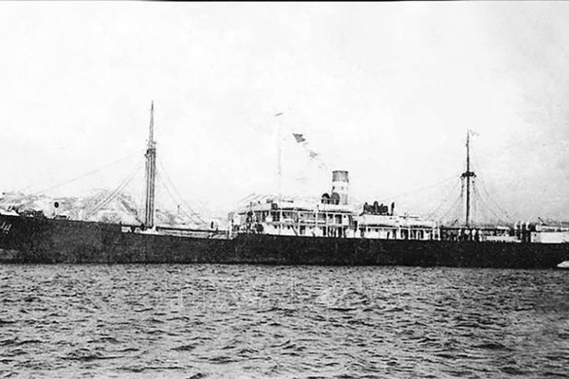 Ngày 5/6/1911, từ bến Nhà Rồng - cảng Sài Gòn, người thanh niên yêu nước Nguyễn Tất Thành rời Tổ quốc, ra đi trên con tàu Đô đốc Latouche-Tréville để thực hiện hoài bão giải phóng nước nhà khỏi ách nô lệ của thực dân, đế quốc. Ảnh: Tư liệu TTXVN 928-ben-nha-rong-050622.jpg