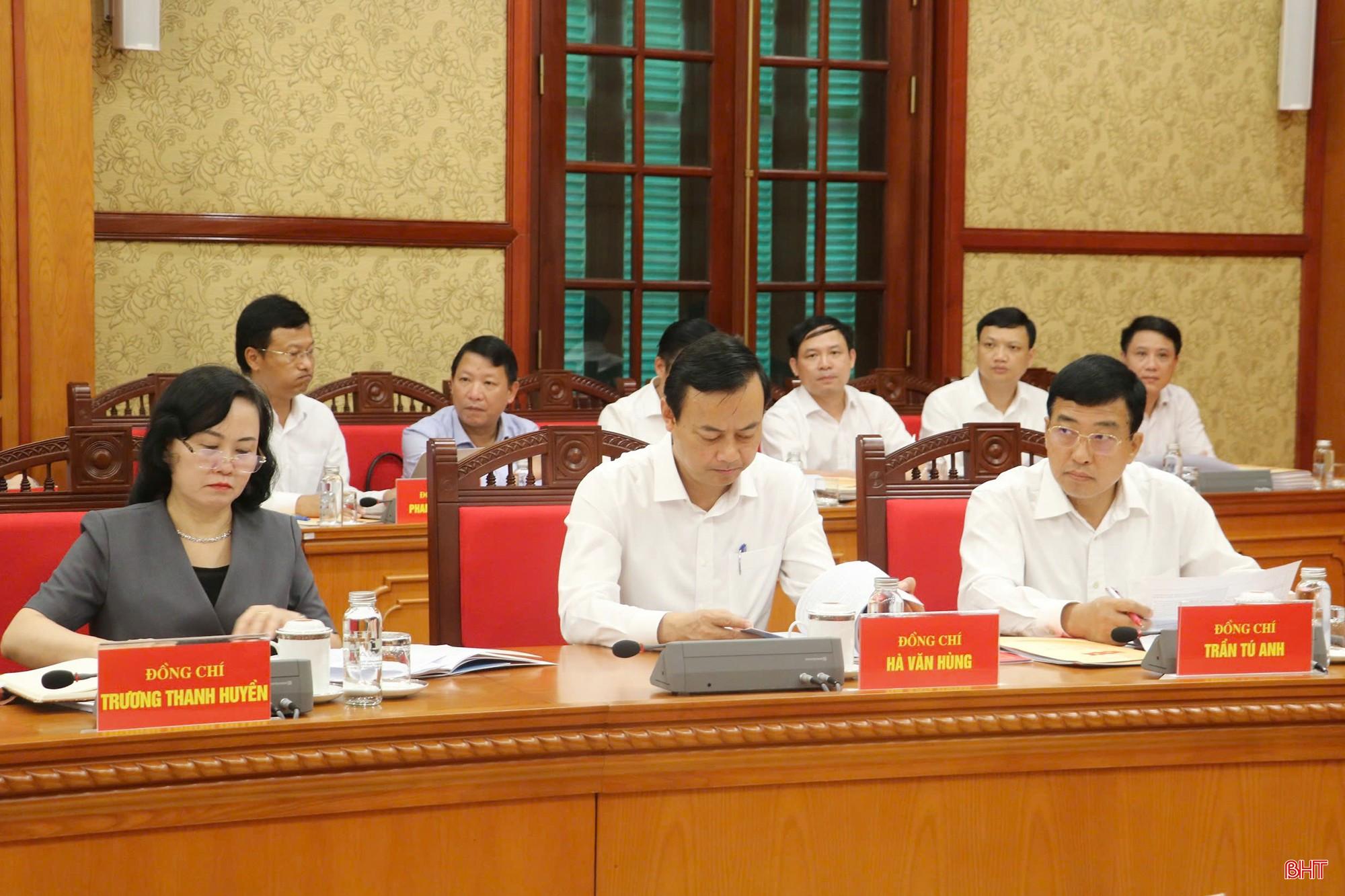 Các đồng chí lãnh đạo tỉnh tại buổi làm việc. bqbht_br_2.jpg