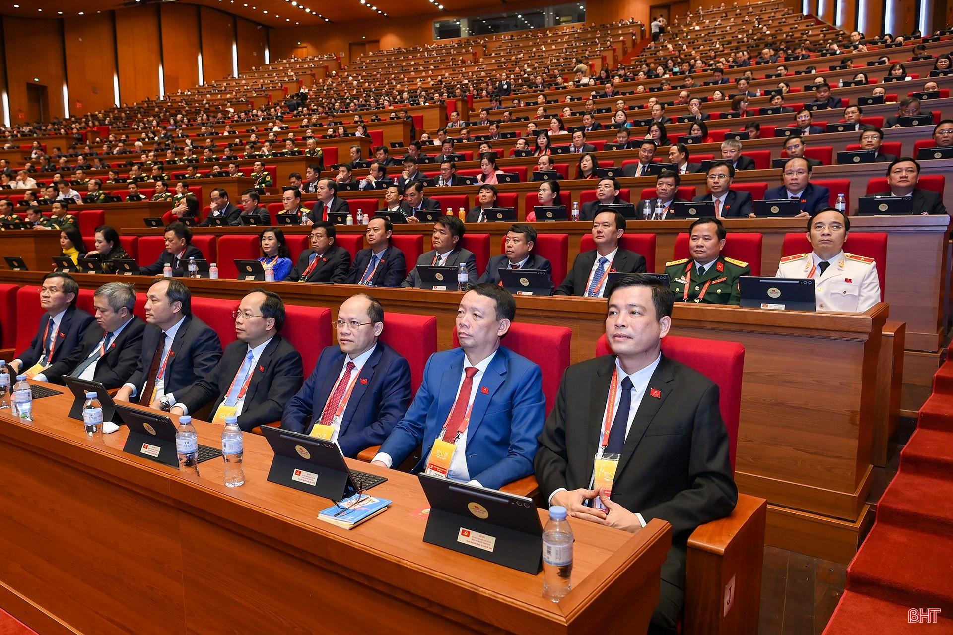Đoàn đại biểu tỉnh Hà Tĩnh dự Đại hội XIV của Đảng.