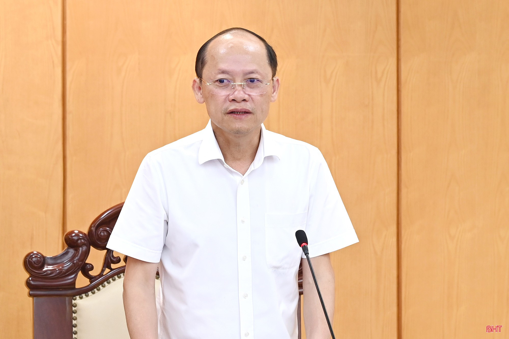 Đồng chí Nguyễn Hồng Lĩnh - Phó Bí thư Thường trực Tỉnh ủy, Chủ tịch HĐND tỉnh kết luận cuộc họp. bqbht_br_dsddc-0452.jpg