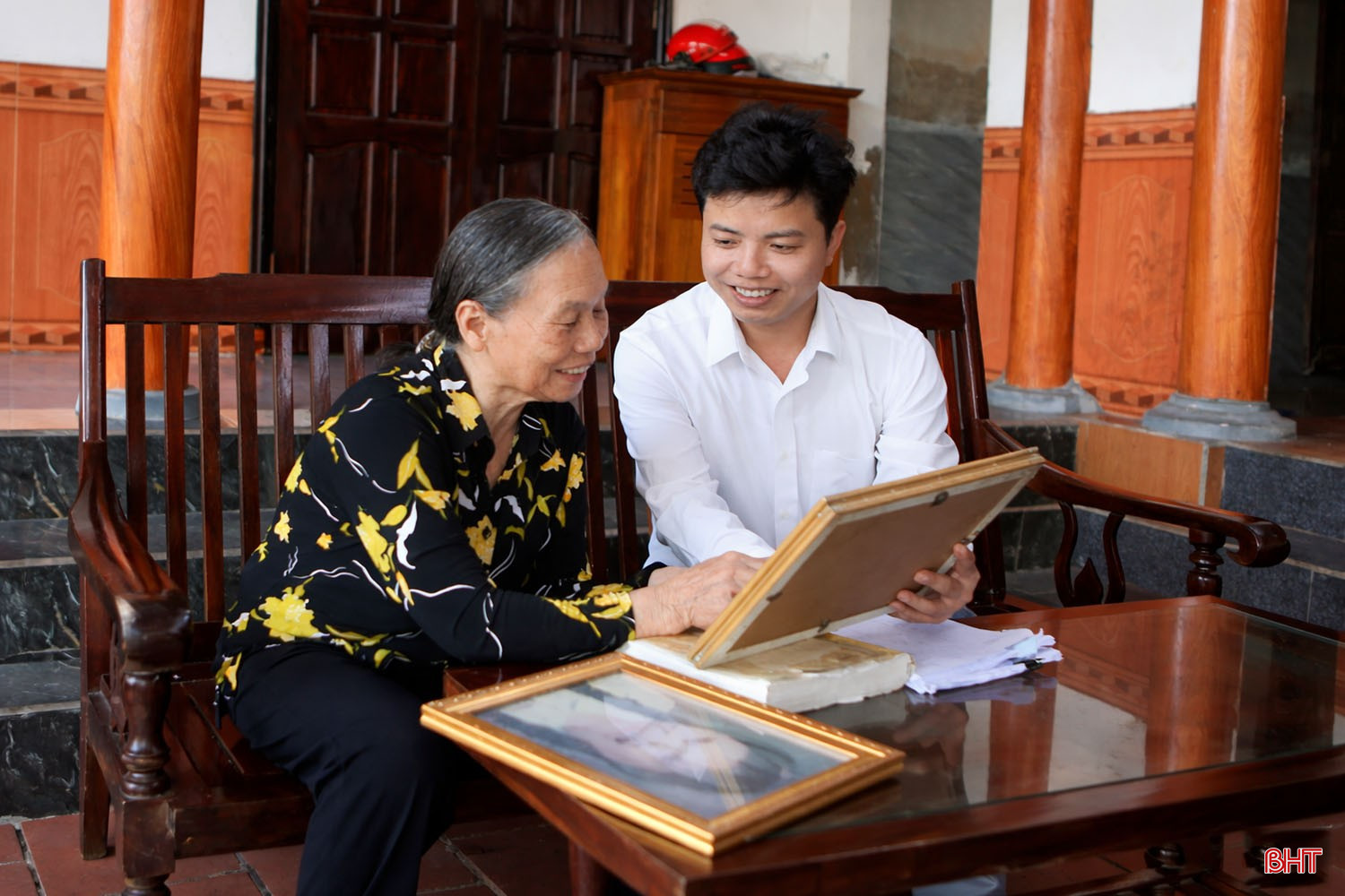 PGS.TS Trần Thị Minh Châu kể với phóng viên về những ngày làm công tác khuyến học tại TP Hồ Chí Minh. bqbht_br_c6.jpg