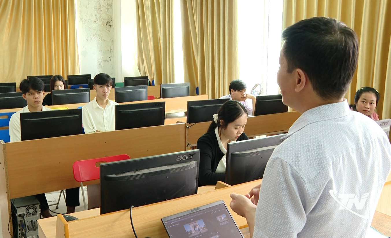 Giờ học của Thầy và trò trường Cao đẳng Thái Nguyên