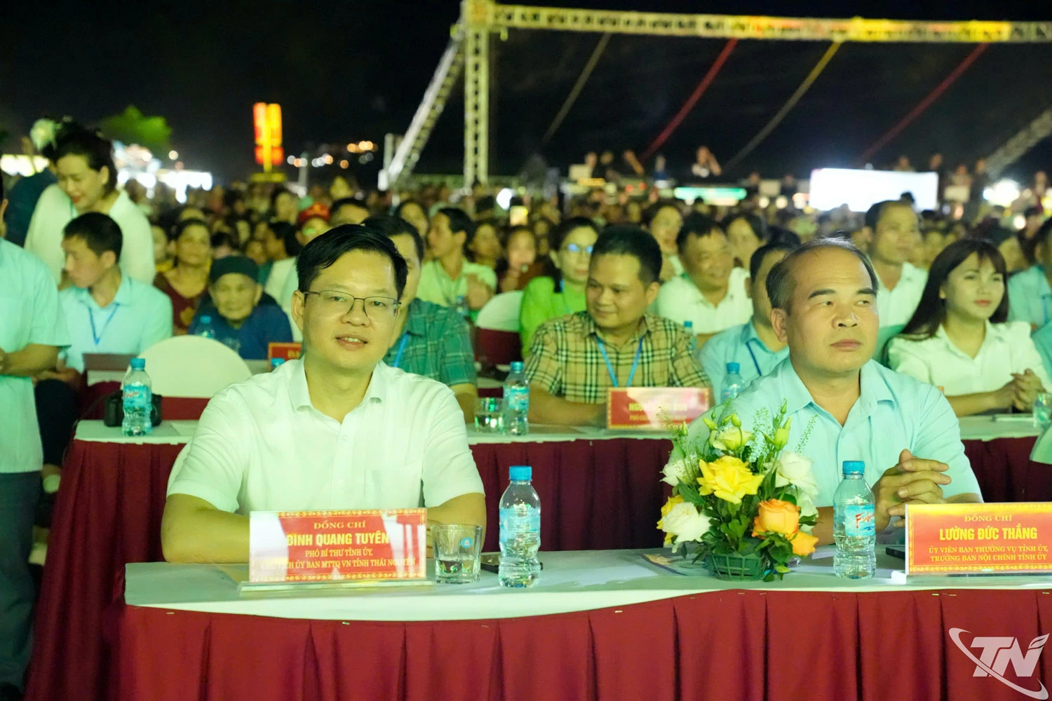 Đồng chí Đinh Quang Tuyên, Phó Bí thư Tỉnh ủy, Chủ tịch Ủy ban MTTQ tỉnh cùng các đại biểu dự Chương trình.