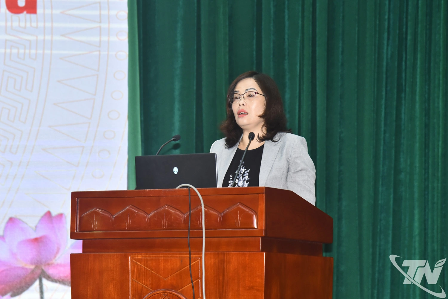 Đồng chí Trần Thị Lộc, Ủy viên Ban Thường vụ Tỉnh ủy, Phó Chủ tịch HĐND tỉnh phát biểu chỉ đạo tại Hội nghị.
