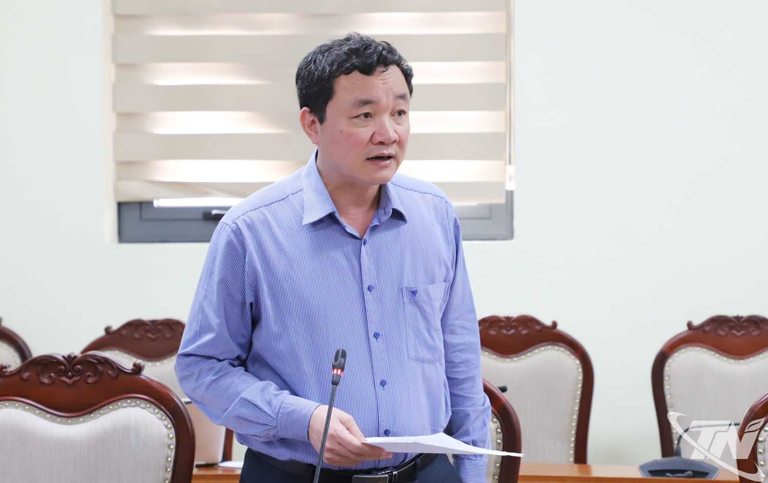 Các đại biểu phát biểu tham luận tại cuộc họp.