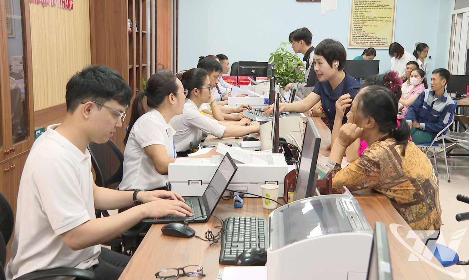 Sau sáp nhập, phường Quyết Thắng lấy tiêu chí hài lòng của nhân dân làm thước đo công việc đối với cán bộ. Ảnh: Vũ Trung