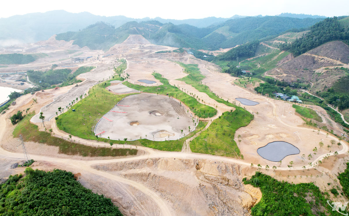 Dự án Tổ hợp khu vui chơi giải trí, nhà ở và sân golf Tân Thái (nằm bên hồ Núi Cốc, thuộc xã Đại Phúc) đang được triển khai. Đây sẽ là đòn bẩy để thúc đẩy kinh tế tư nhân trên địa bàn tỉnh phát triển khi có sự liên kết.