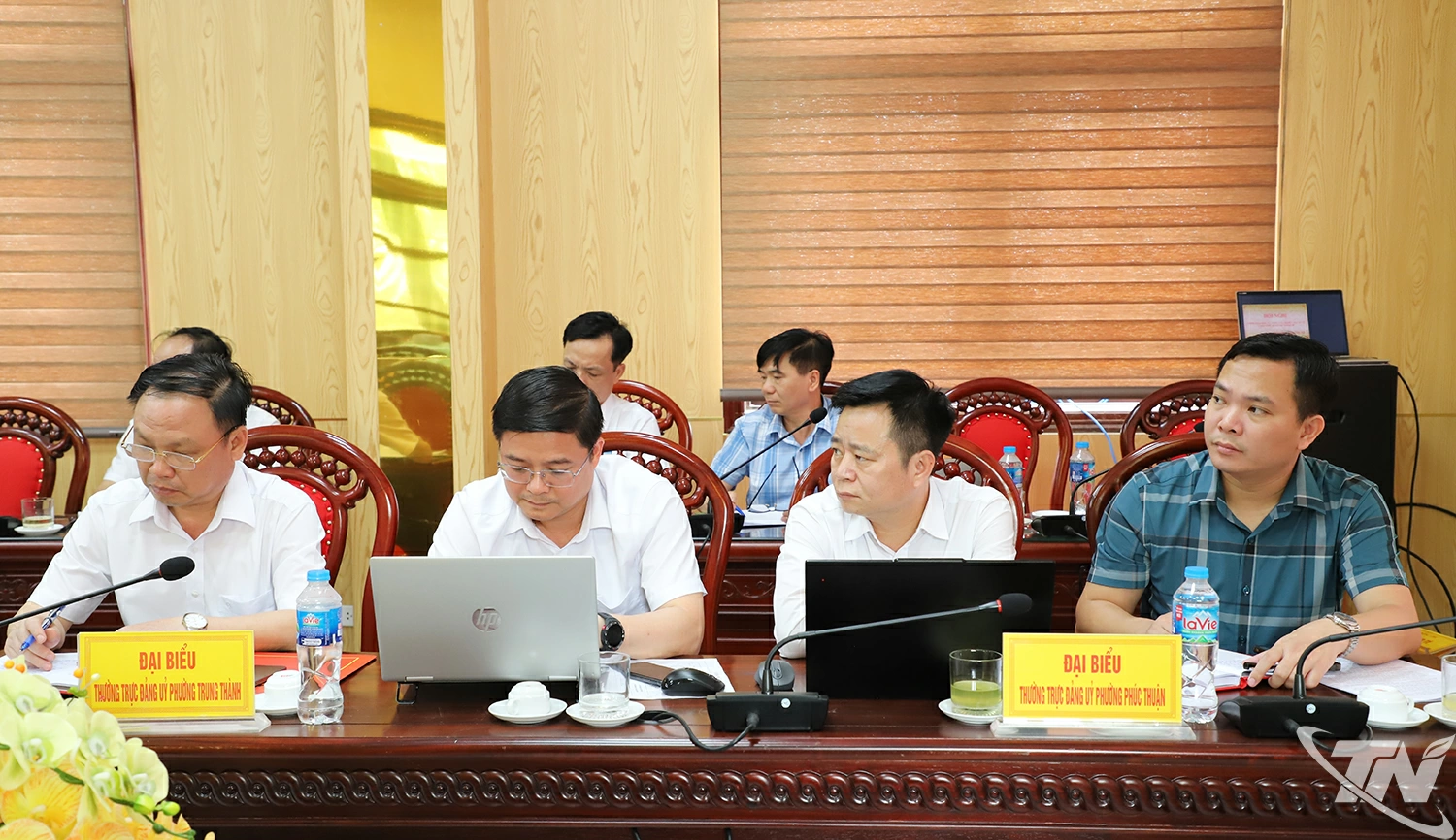 Đại biểu dự tại buổi làm việc.
