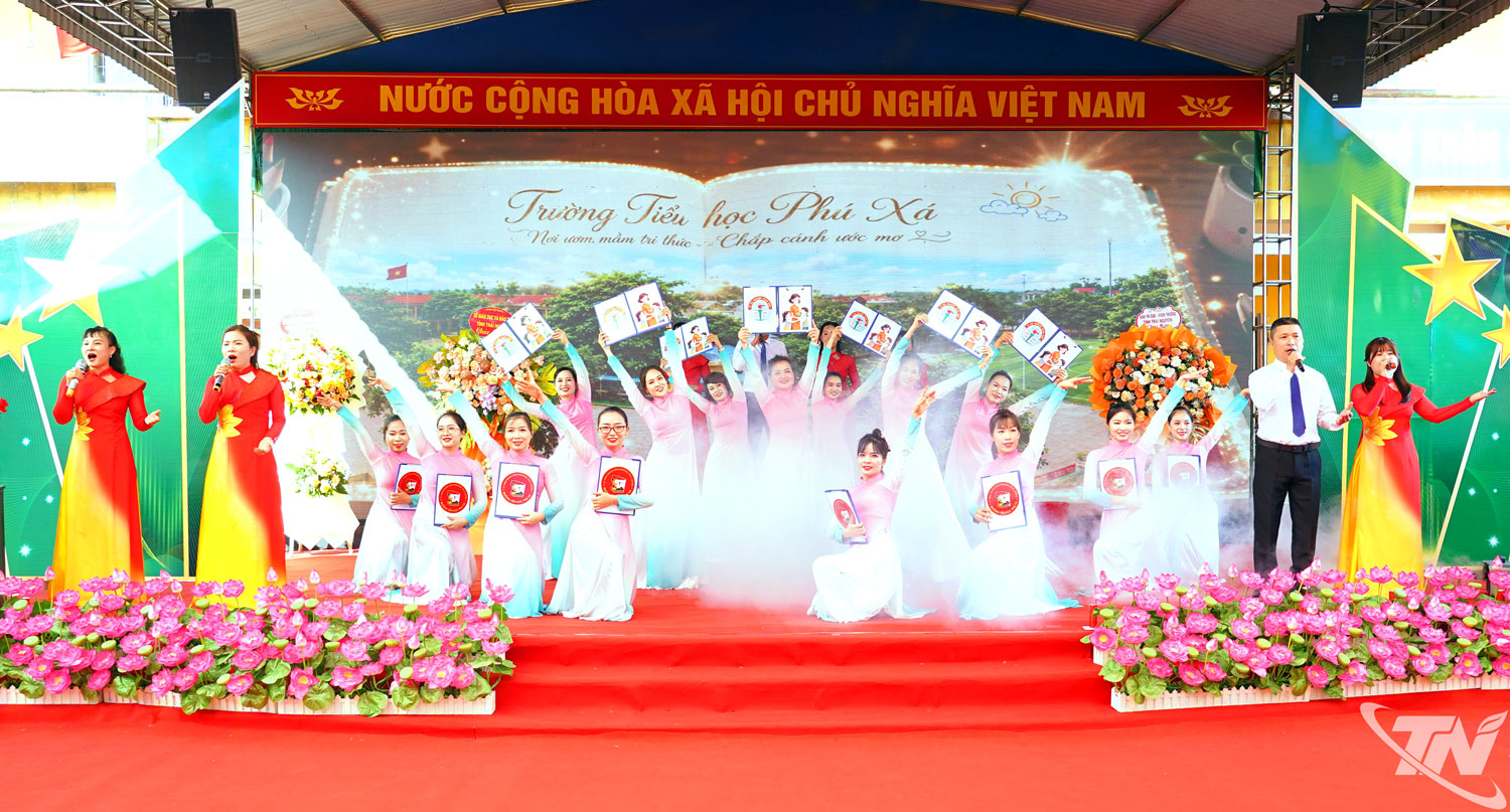 Một tiết mục văn nghệ tại buổi Lễ.