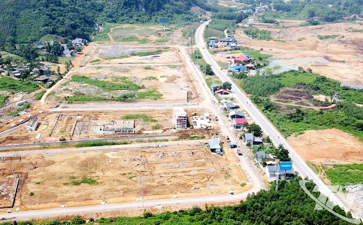 Đến nay, tại Cụm công nghiệp Hạnh Phúc - Xuân Phương đã có nhiều doanh nghiệp đầu tư thứ cấp xây dựng nhà xưởng sản xuất.