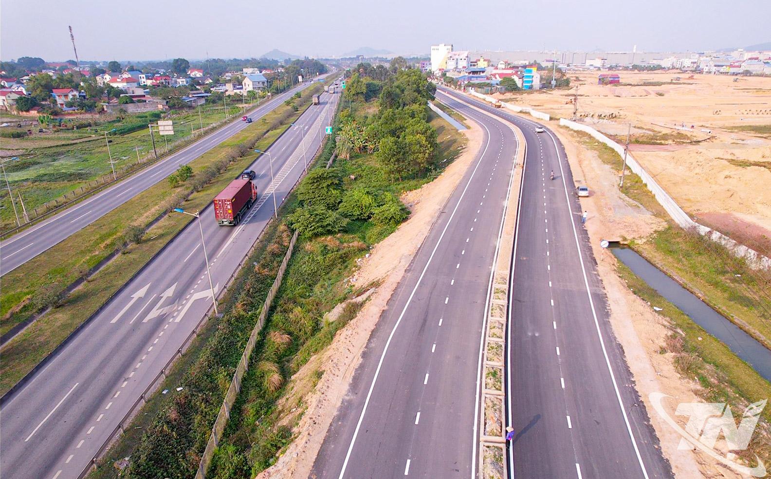 Hạ tầng giao th&ocirc;ng kết nối được quan t&acirc;m đầu tư c&ugrave;ng với quỹ đất c&ocirc;ng nghiệp    được quy hoạch lớn tạo ra những lợi thế trong thu h&uacute;t đầu tư của Th&aacute;i Nguy&ecirc;n.