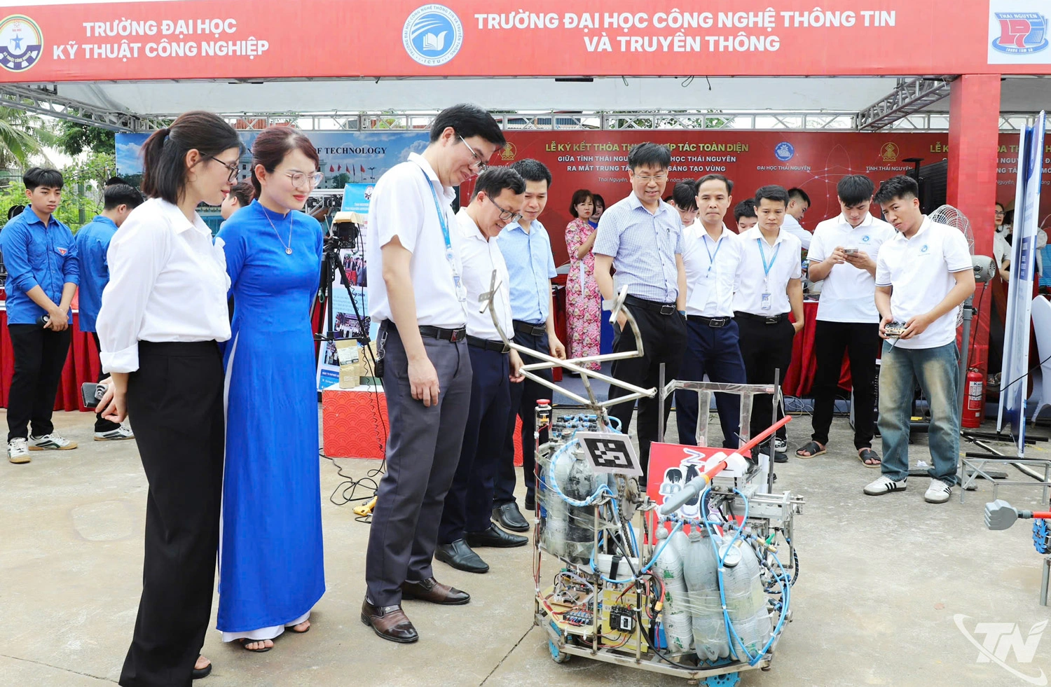 Các trường thuộc Đại học Thái Nguyên trưng bày các sản phẩm công nghệ ứng dụng trong thực tiễn sản xuất và đời sống.