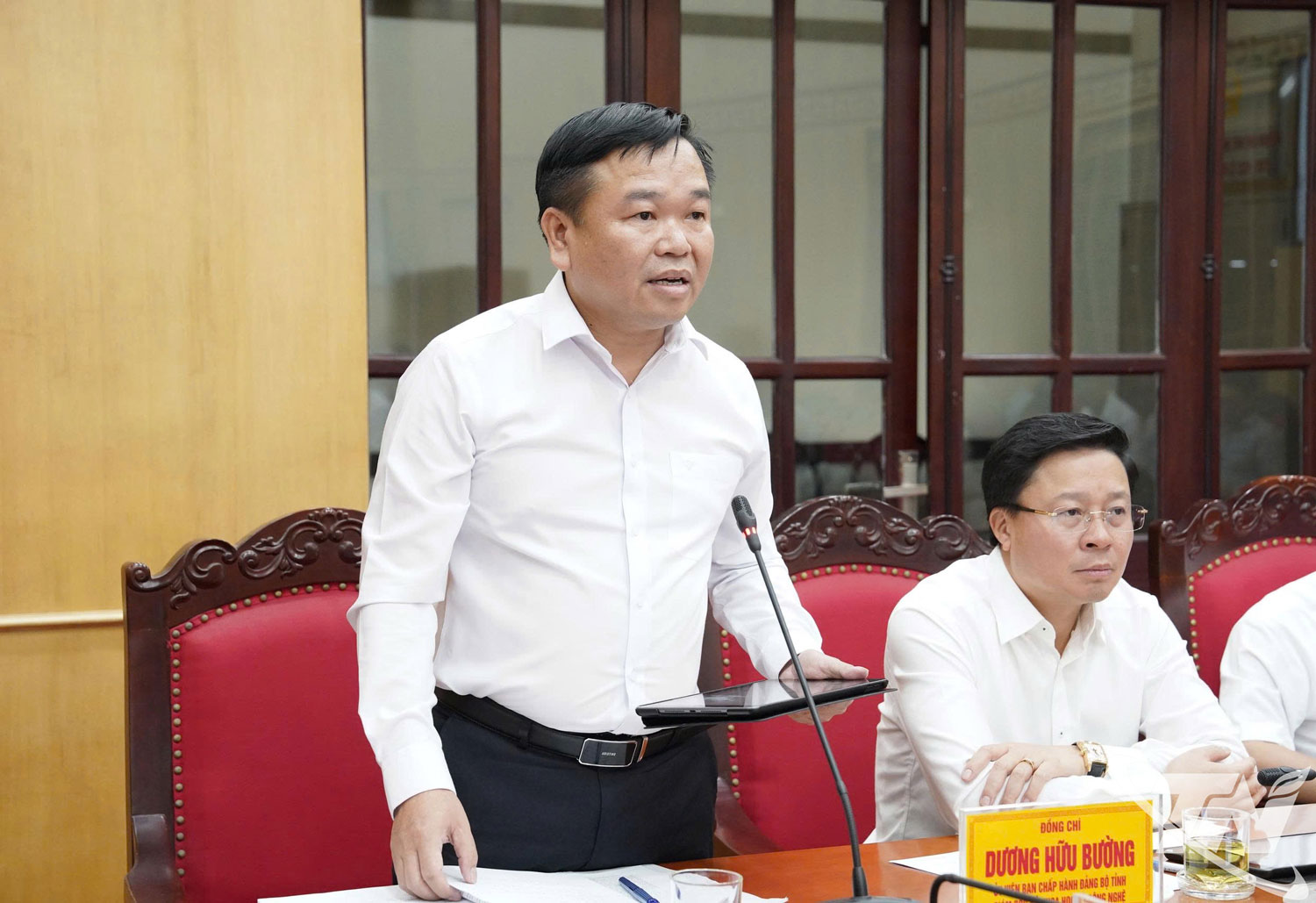 Các đại biểu phát biểu tại Hội nghị.