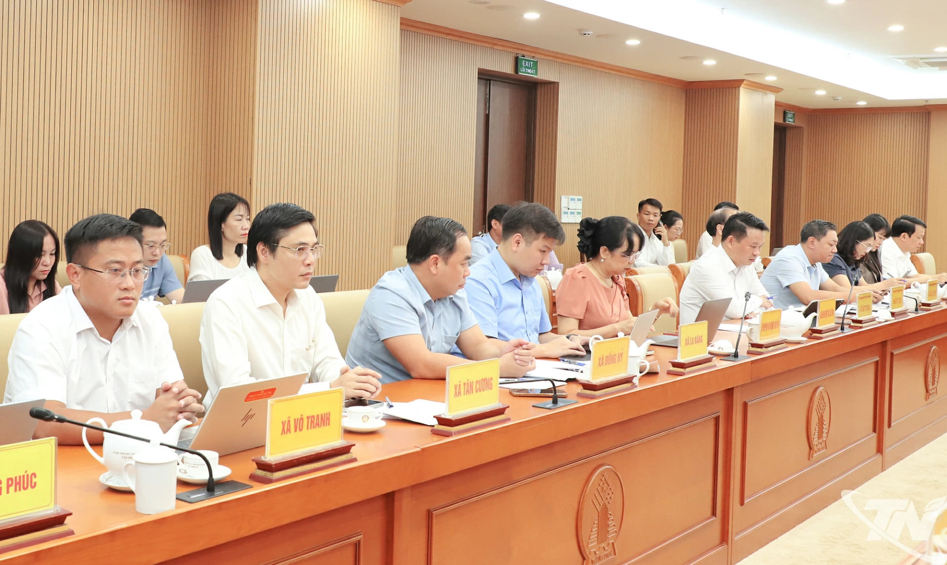 Đại biểu dự họp.