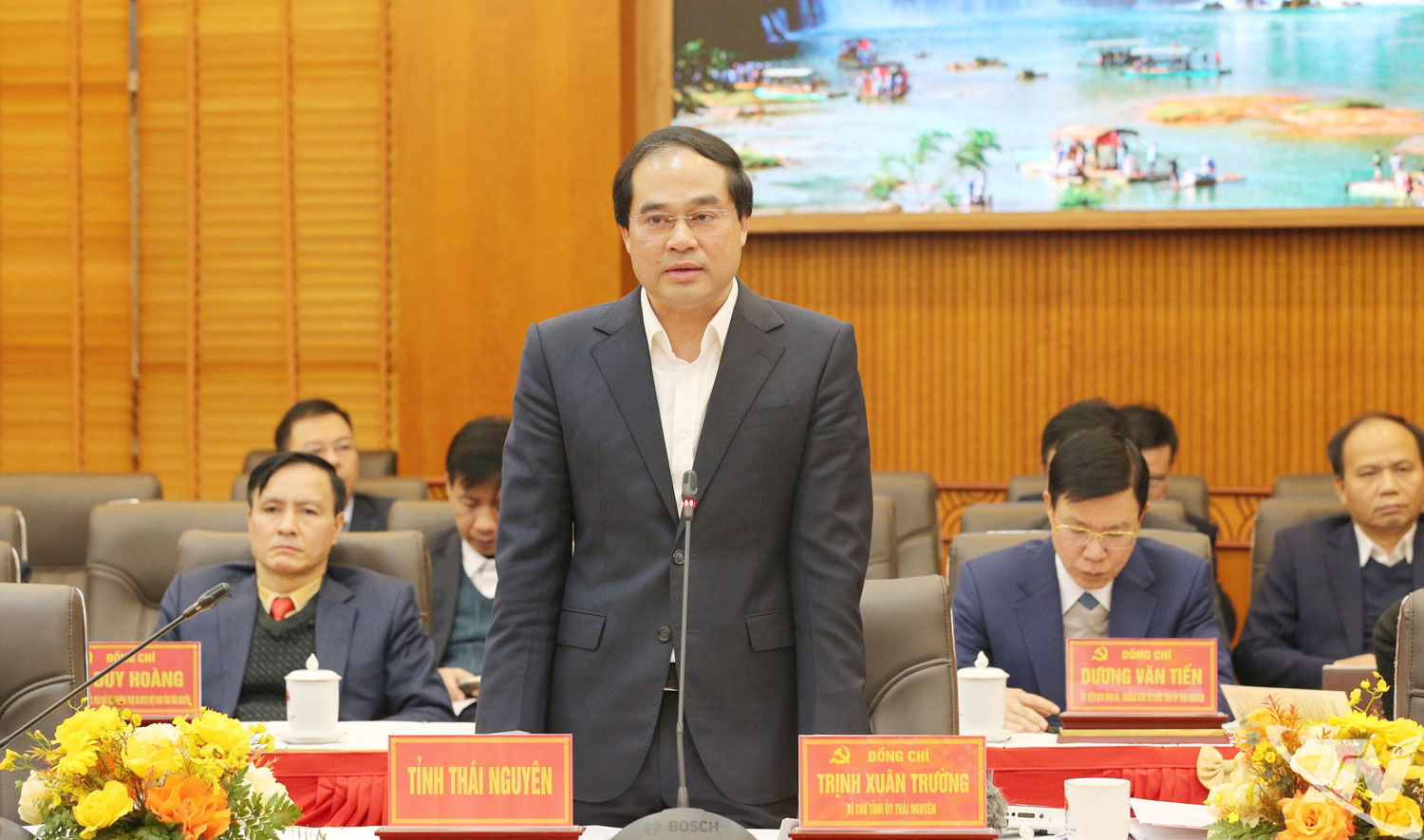 Đồng ch&iacute; B&iacute; thư Tỉnh ủy Th&aacute;i Nguy&ecirc;n Trịnh Xu&acirc;n Trường ph&aacute;t biểu tại Hội nghị.