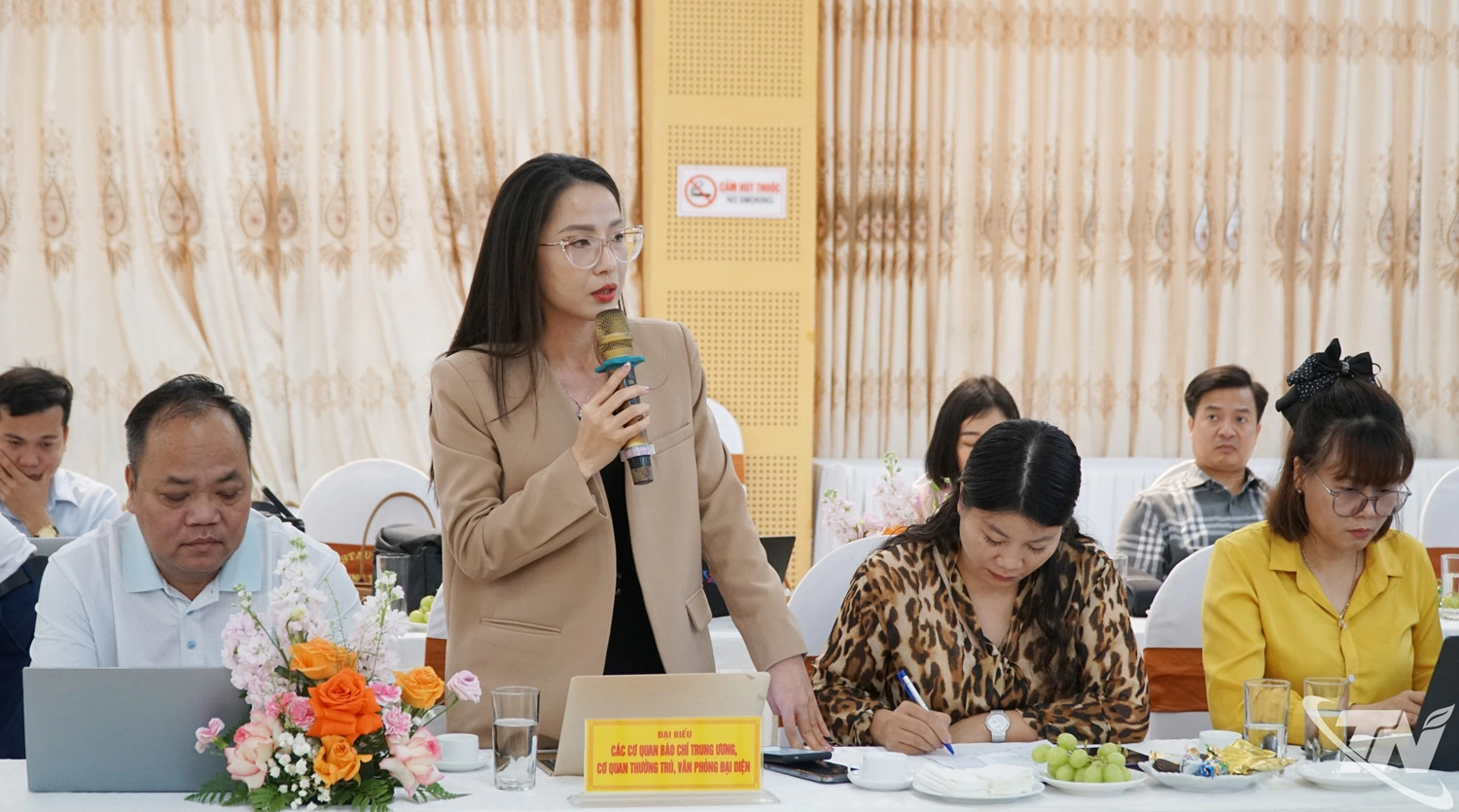   Đại biểu phát biểu ý kiến.