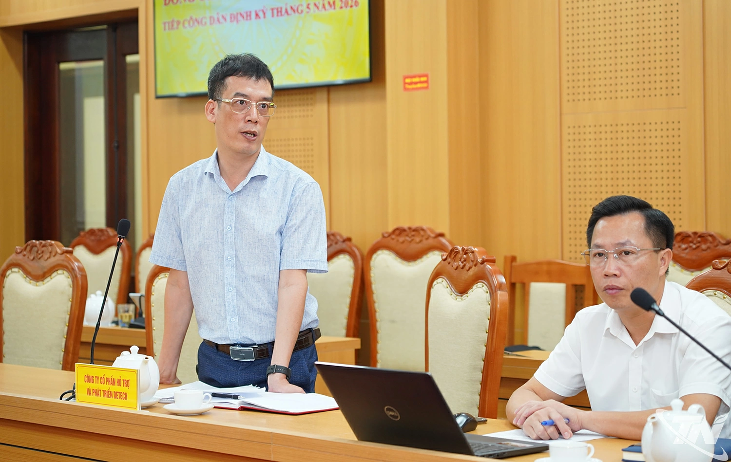 Đại diện Công ty Cổ phần Hỗ trợ và phát triển công nghệ DETECH (Chủ đầu tư) phát biểu tại buổi làm việc.