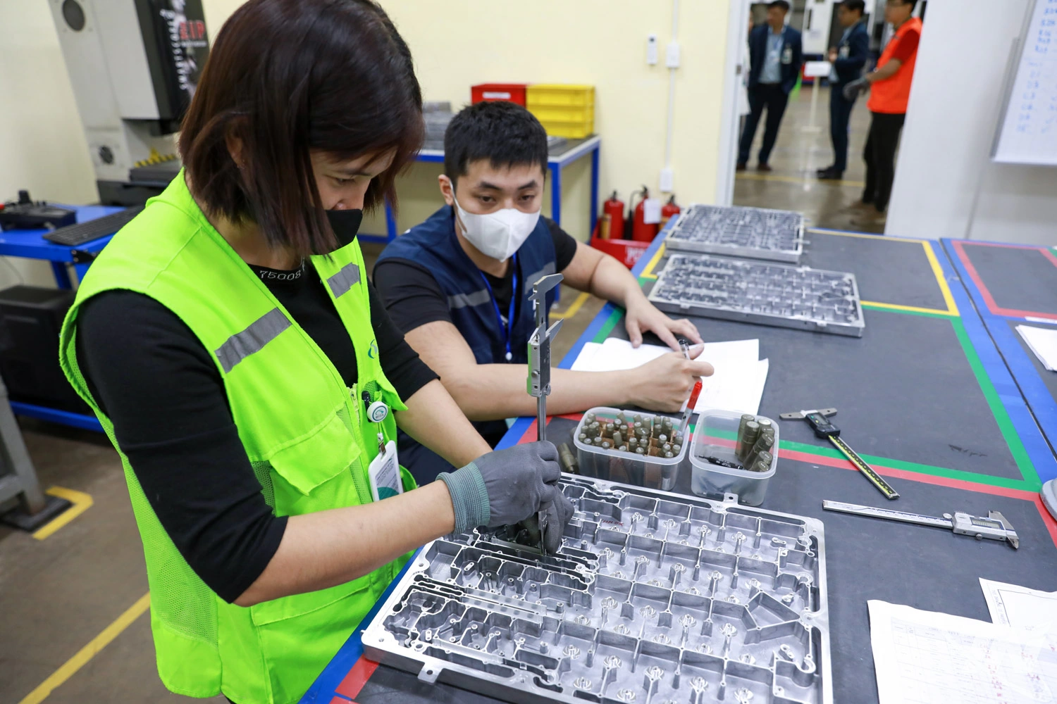 Sản xuất thiết bị cơ khí chính xác tại Công ty TNHH BIGL Việt Nam (Khu công nghiệp Sông Công 2).