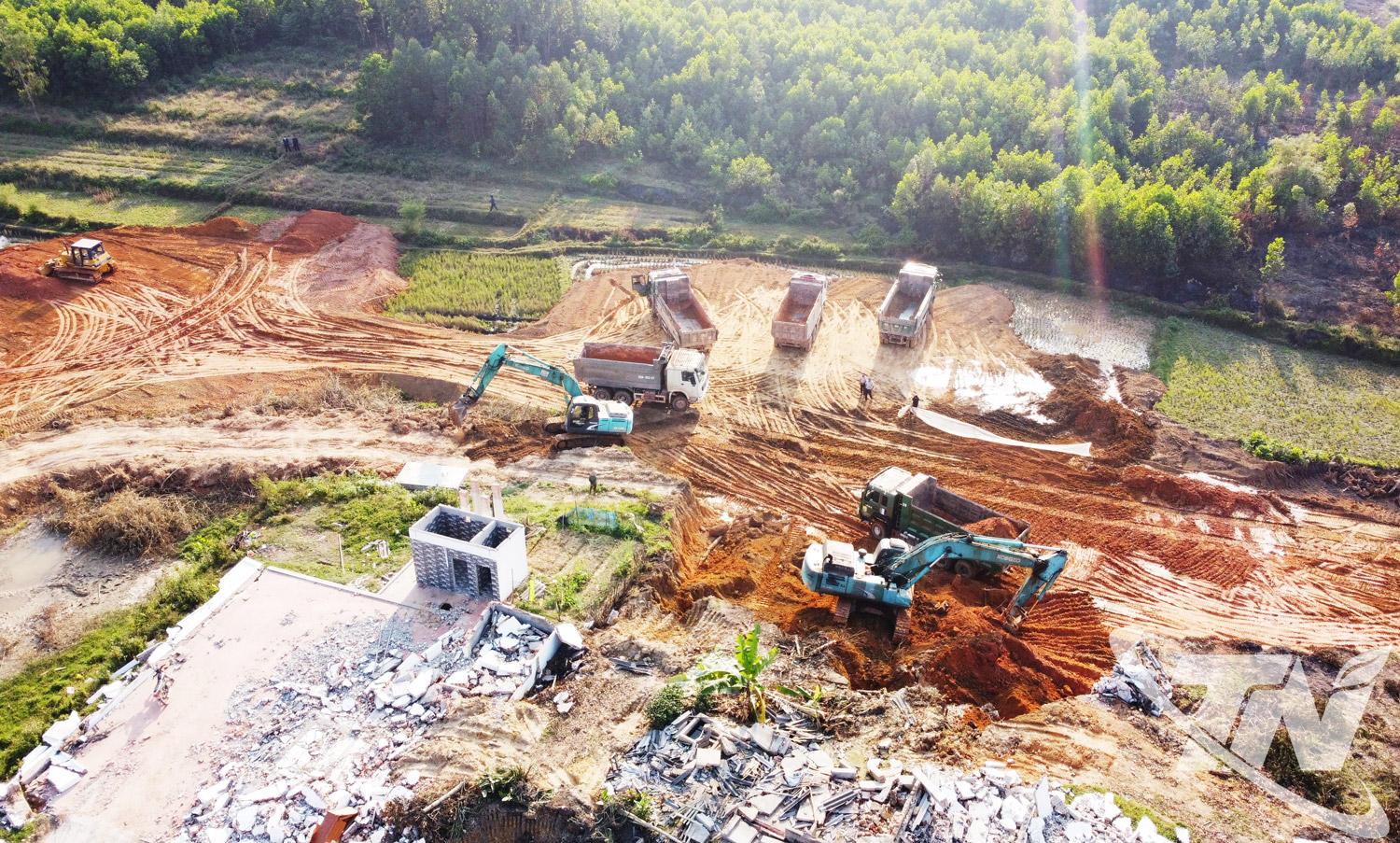 Tr&ecirc;n 33ha được ưu ti&ecirc;n giai đoạn 1 của Dự   &aacute;n đầu tư x&acirc;y dựng v&agrave; kinh doanh kết cấu   hạ tầng Khu c&ocirc;ng nghiệp Y&ecirc;n B&igrave;nh 2 đ&atilde;   cơ bản giải ph&oacute;ng xong mặt bằng