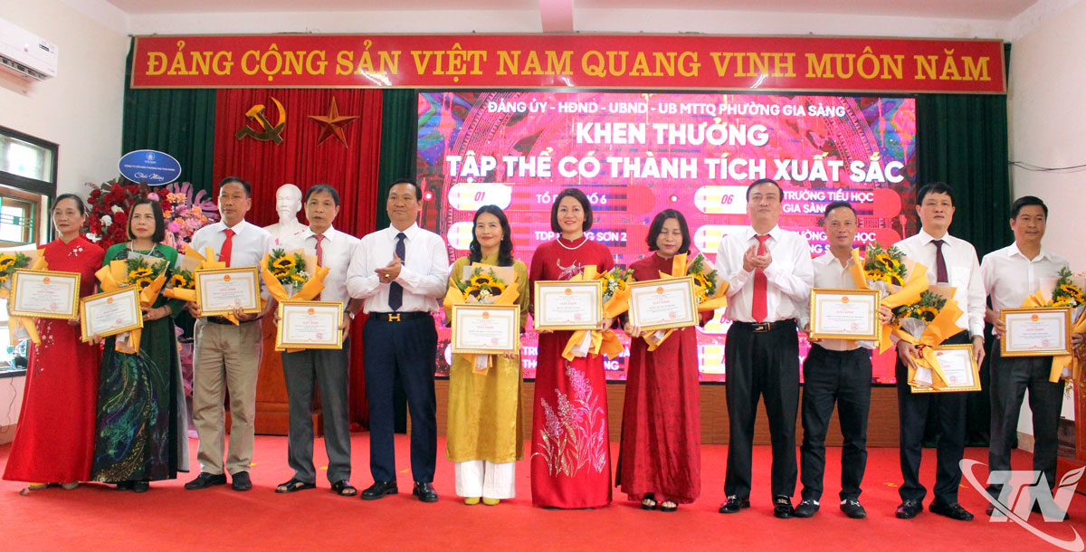 UBND phường Gia Sàng khen thưởng các tập thể, cá nhân tiêu biểu, có thành tích xuất sắc trong phong trào thi đua yêu nước giai đoạn 2020-2025