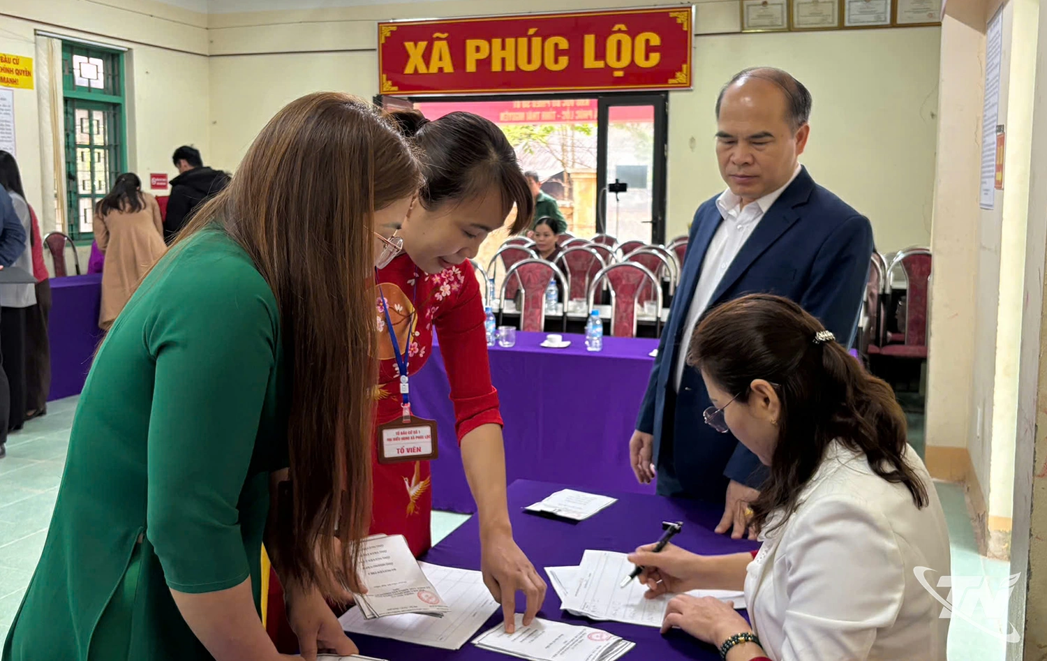 Kiểm tra cách thức hỗ trợ cử tri ghi phiếu, phát phiếu.