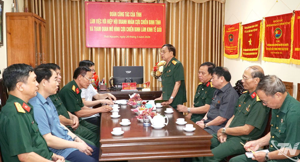 Quang cảnh buổi làm việc.