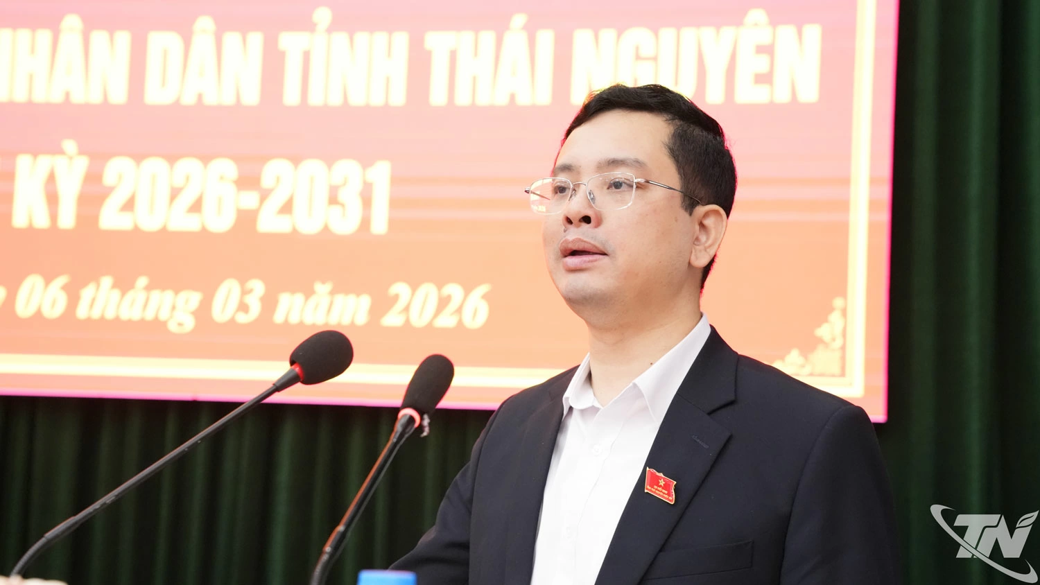 Ứng cử viên Trần Hoàng Nam trình bày chương trình hành động.