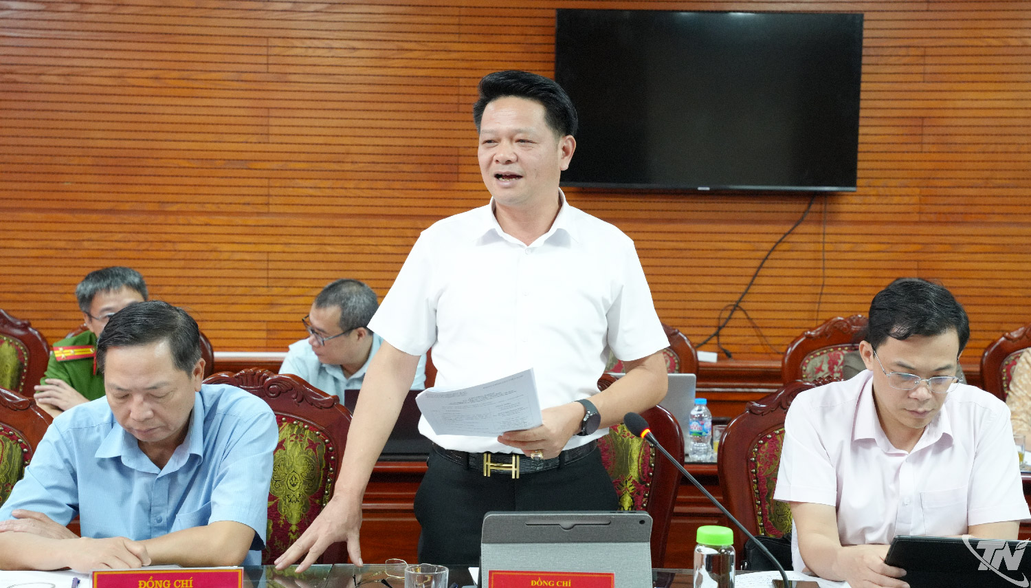 Đại biểu phát biểu ý kiến tại buổi làm việc.