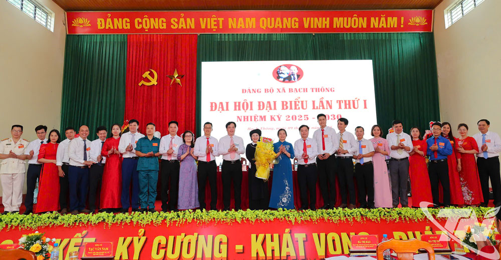 Ban Chấp hành Đảng bộ xã Bạch Thông nhiệm kỳ 2025 - 2030.