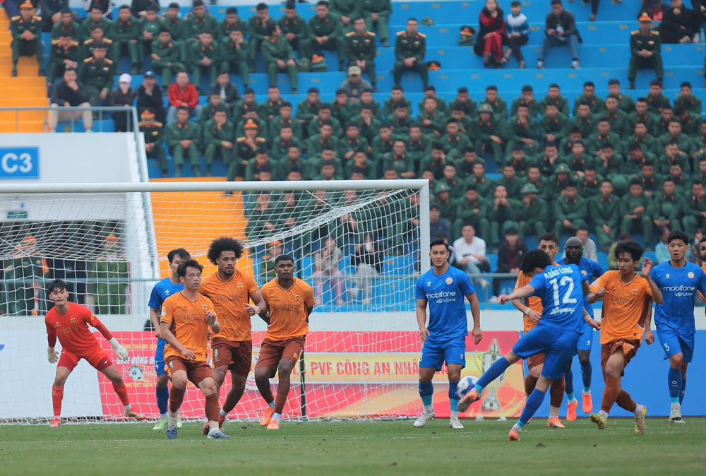 Ho&agrave;ng Anh Gia Lai nhập cuộc kh&aacute; thận trọng, ưu ti&ecirc;n sự chắc chắn nơi h&agrave;ng ph&ograve;ng ngự.