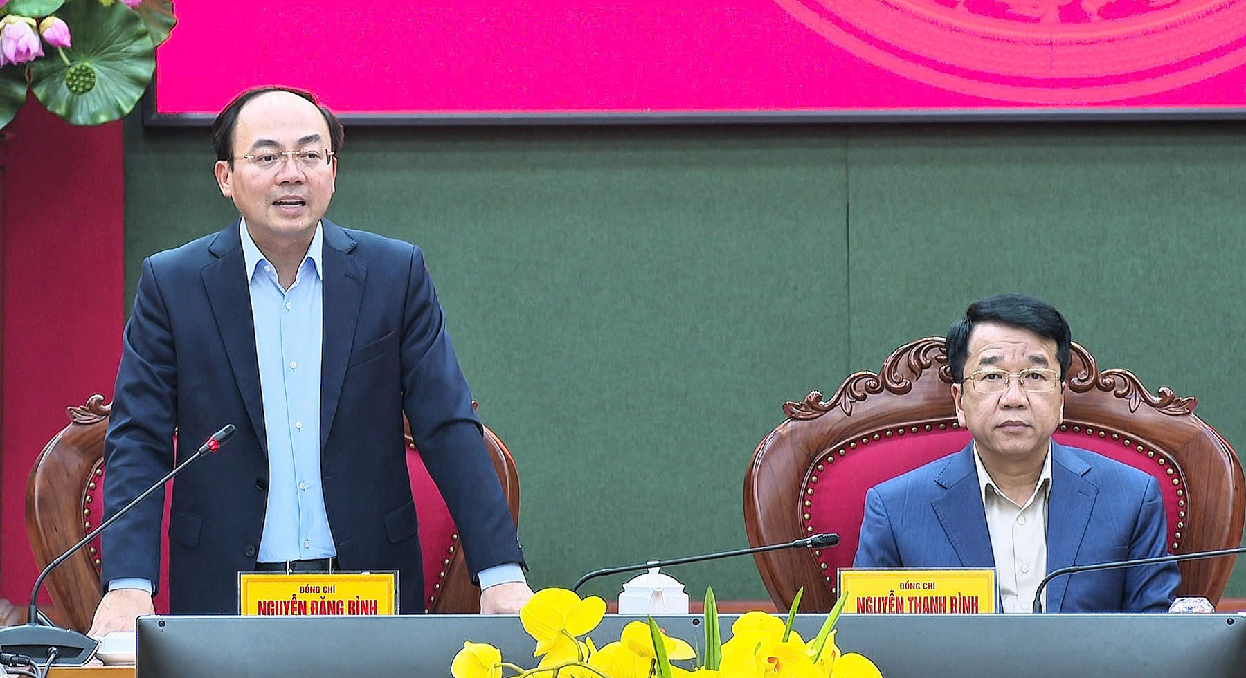 Đồng chí Nguyễn Đăng Bình phát biểu chỉ đạo tại phiên họp.