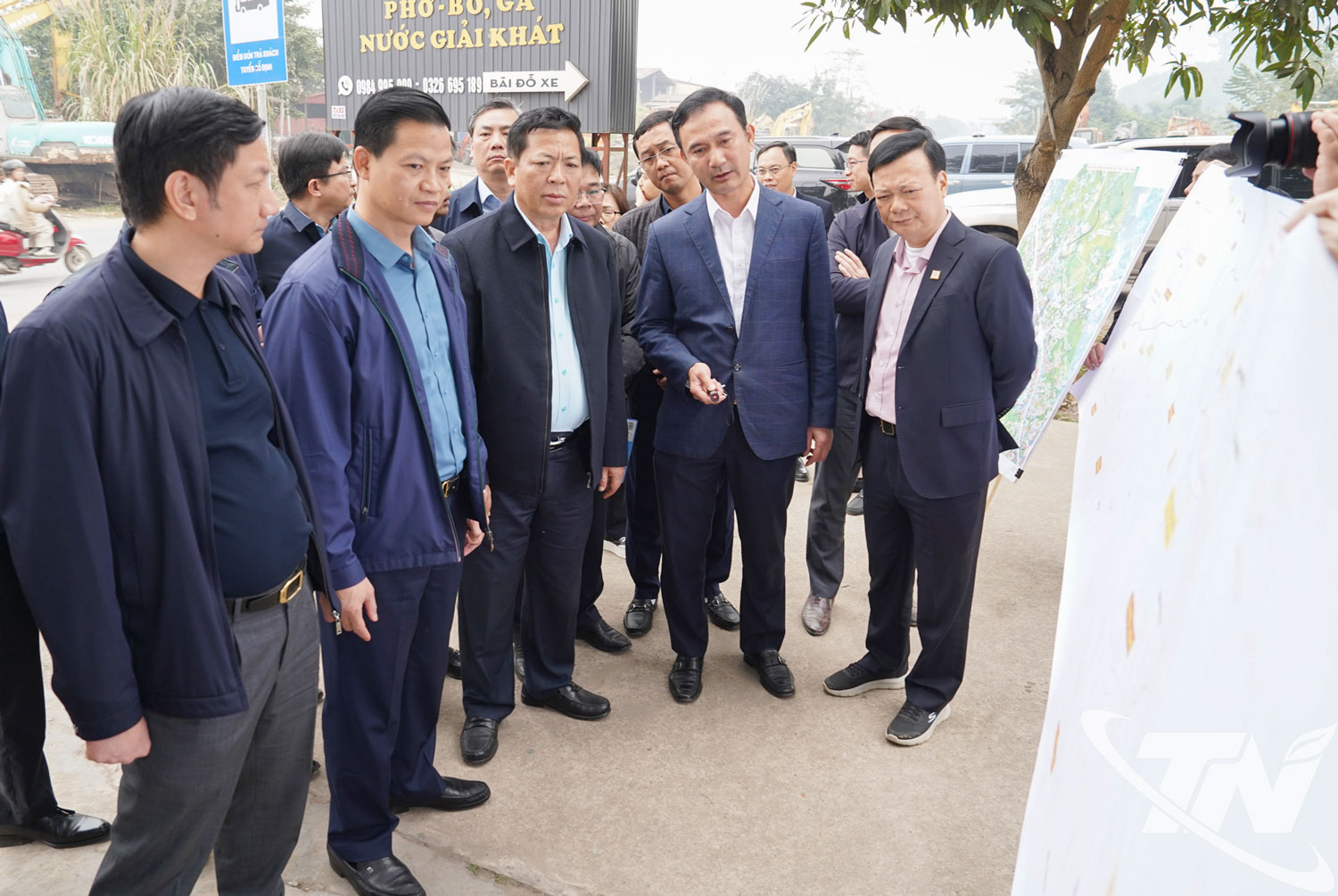 Bộ trưởng Bộ X&acirc;y dựng Trần Hồng Minh đề nghị tỉnh Th&aacute;i Nguy&ecirc;n phối hợp với c&aacute;c đơn vị li&ecirc;n quan khẩn trương ho&agrave;n thiện thủ tục để sớm khởi c&ocirc;ng Dự &aacute;n đầu tư x&acirc;y dựng ho&agrave;n chỉnh Cao tốc CT.07, đoạn H&agrave; Nội - Th&aacute;i Nguy&ecirc;n - Chợ Mới v&agrave;o giữa năm 2026