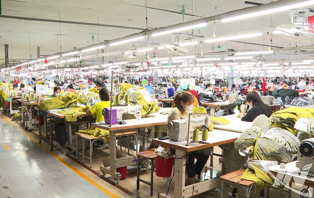 Sản xuất hàng may mặc mặc xuất khẩu tại Công ty CP Đầu tư và Phát triển TDT.