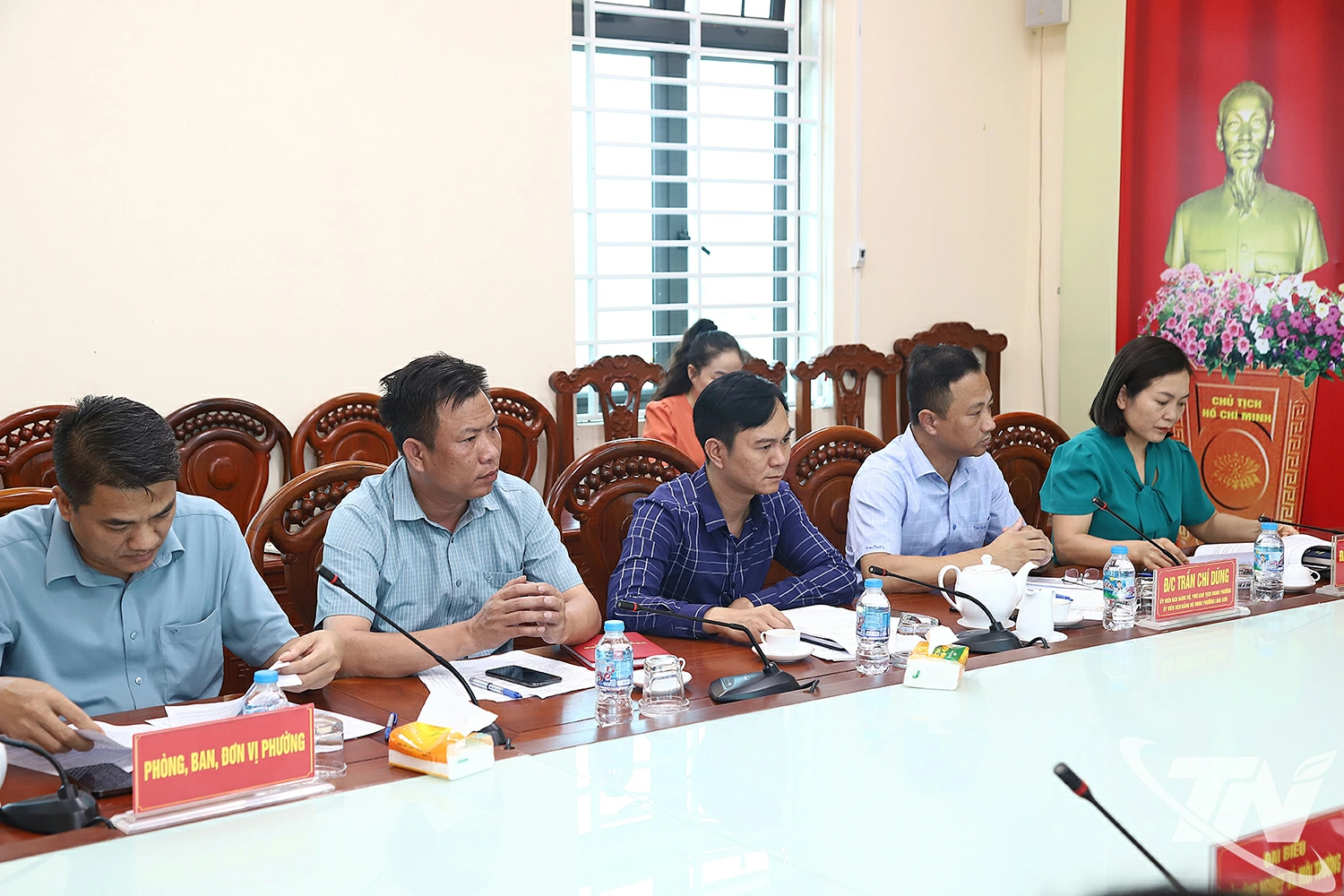 Đoàn khảo sát của Ban Dân tộc HĐND tỉnh làm việc với lãnh đạo Phường Linh Sơn.