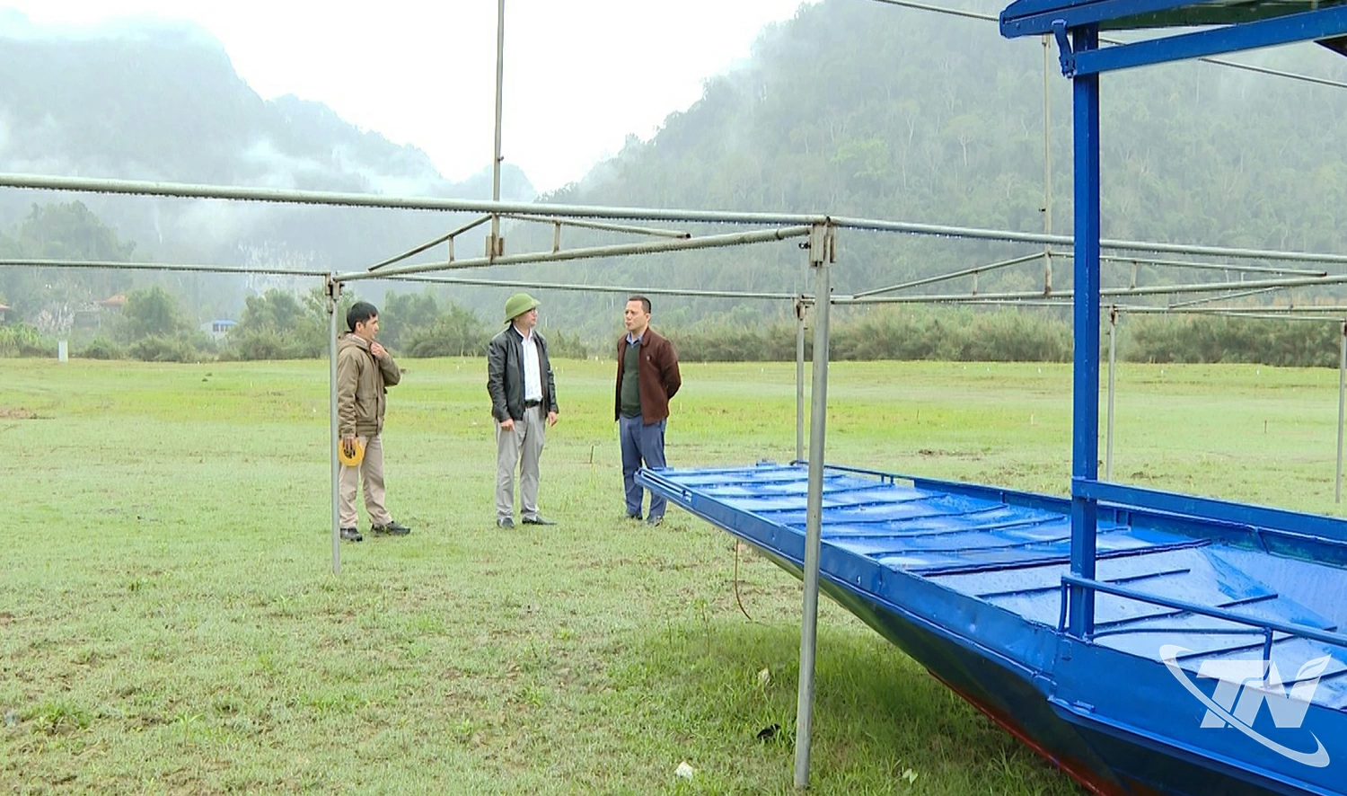 Sân bãi Bó Lù – nơi diễn ra Lễ hội Lồng tồng Ba Bể – đã được dọn dẹp sạch sẽ, sẵn sàng các điều kiện cho ngày khai hội.