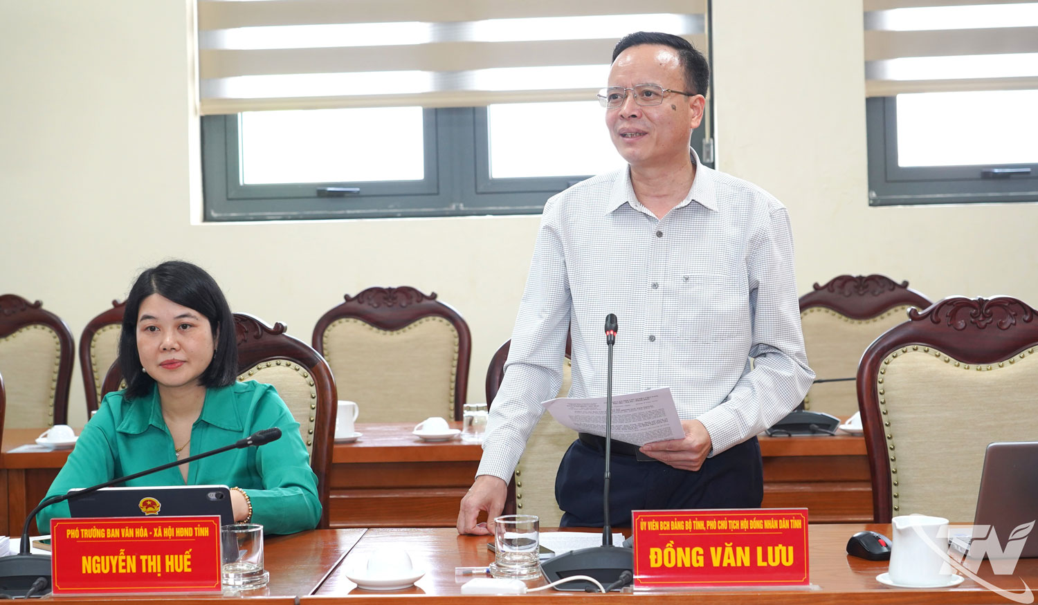 Các đồng chí lãnh đạo HĐND, UBND phát biểu tại hội nghị.
