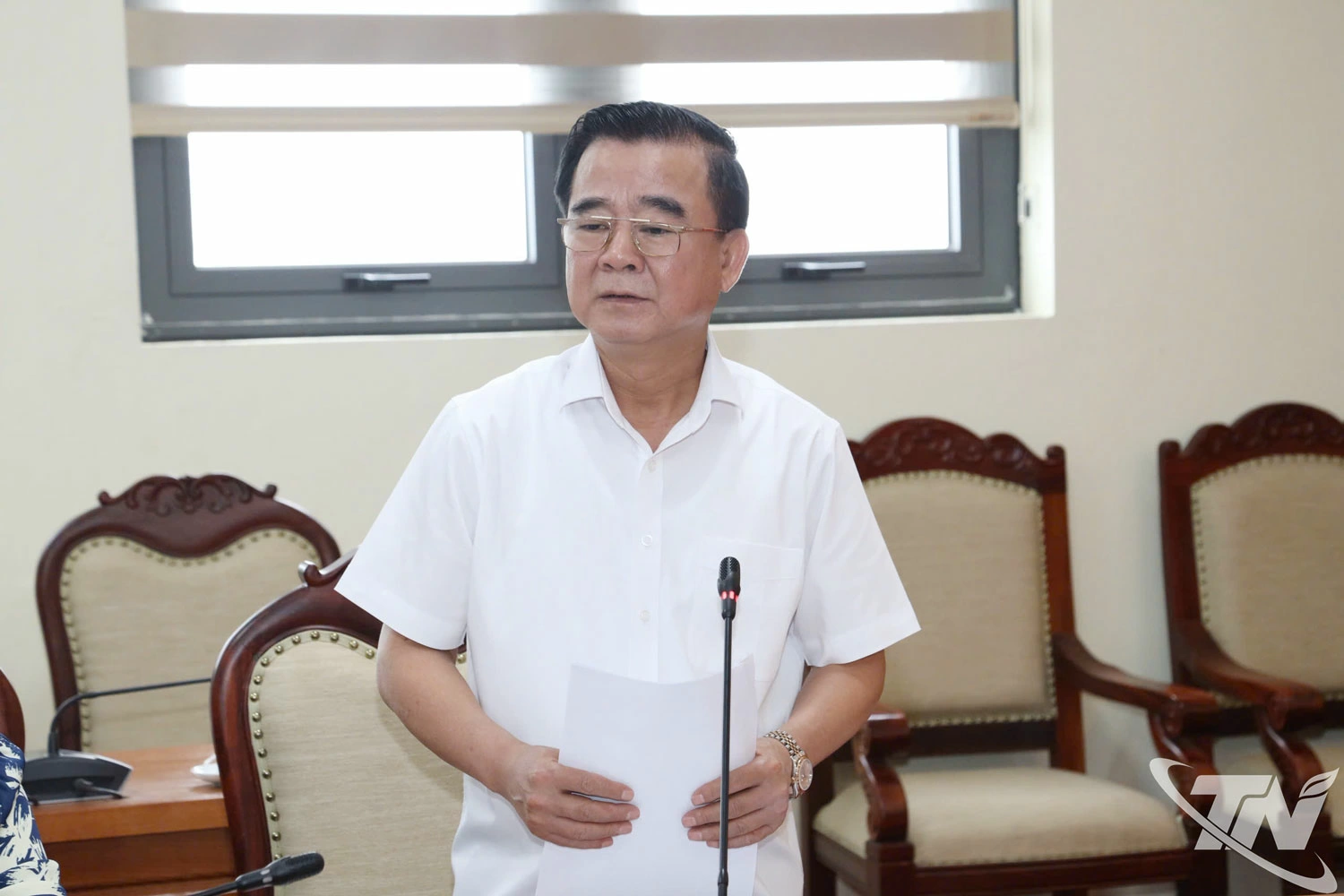 Đồng chí Phó Chủ tịch Thường trực HĐND tỉnh Đỗ Đức Công phát biểu.