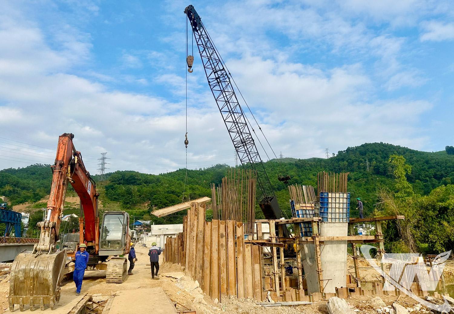 Nhờ cơ chế luồng xanh nhiều c&ocirc;ng tr&igrave;nh trọng điểm được đẩy nhanh tiến độ thi c&ocirc;ng x&acirc;y dựng.