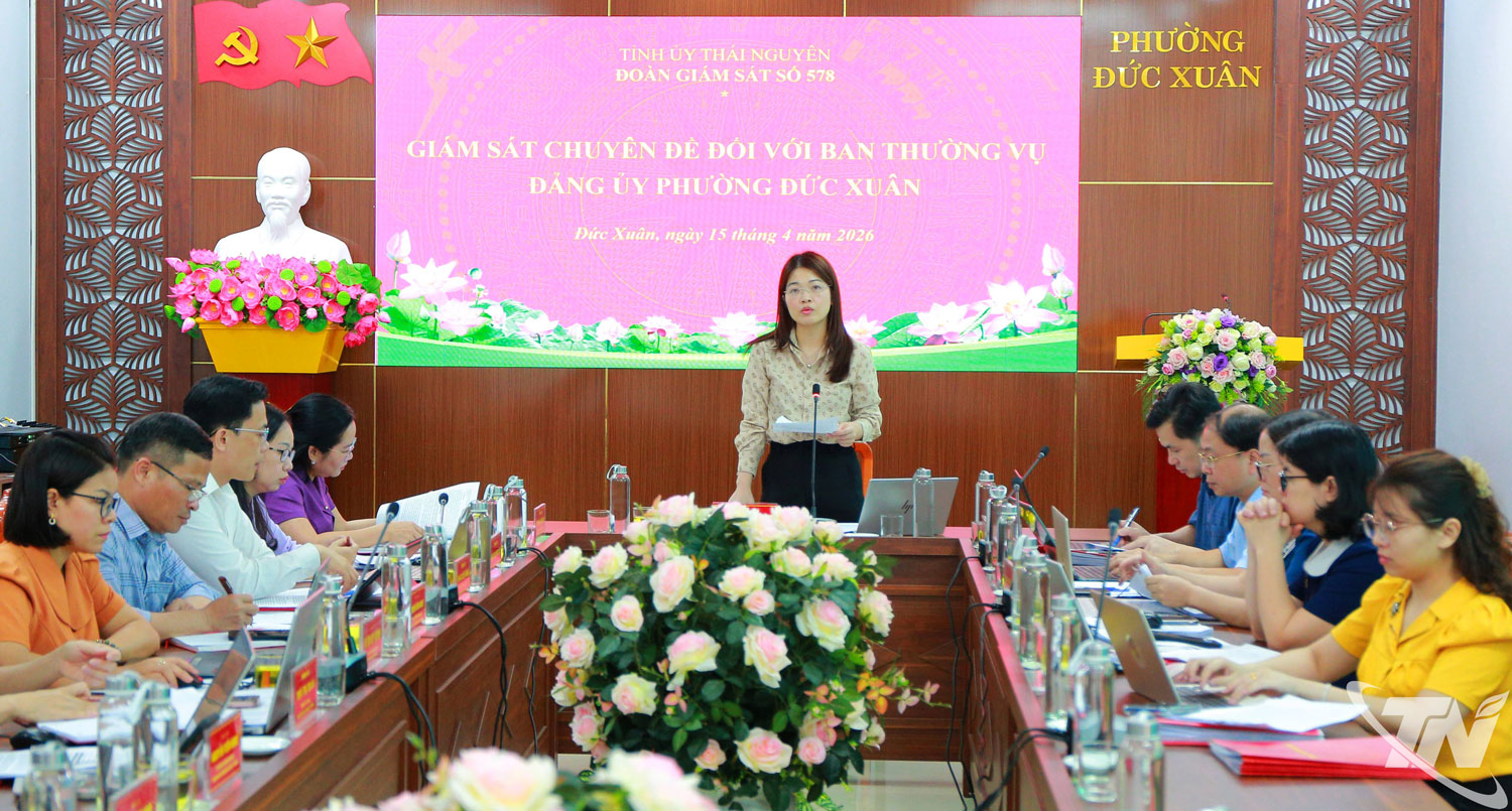 Quang cảnh buổi làm việc.