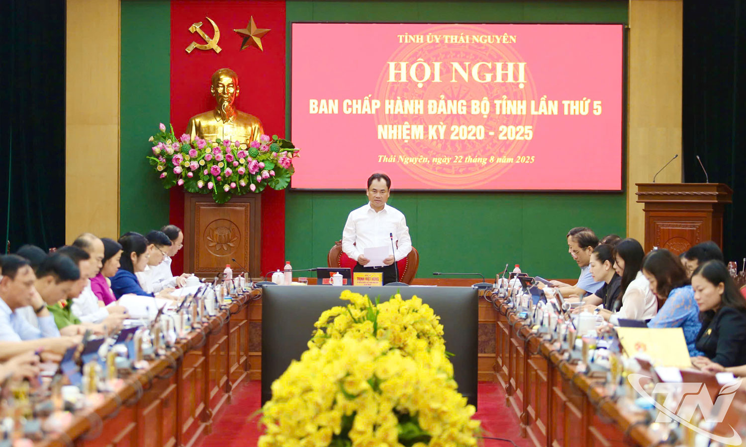 Đồng chí Bí thư Tỉnh ủy Trịnh Việt Hùng chủ trì Hội nghị Ban Chấp hành Đảng bộ tỉnh lần thứ 5, nhiệm kỳ 2020-2025.