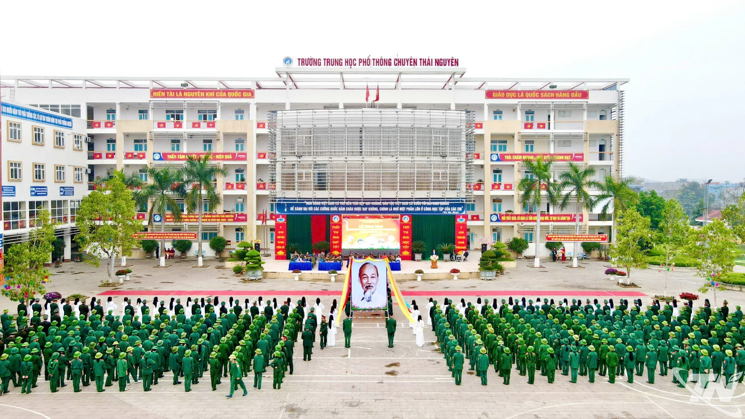 Lễ Khai mạc Hội thi diễn ra tại Trường THPT Chuyên Thái Nguyên.