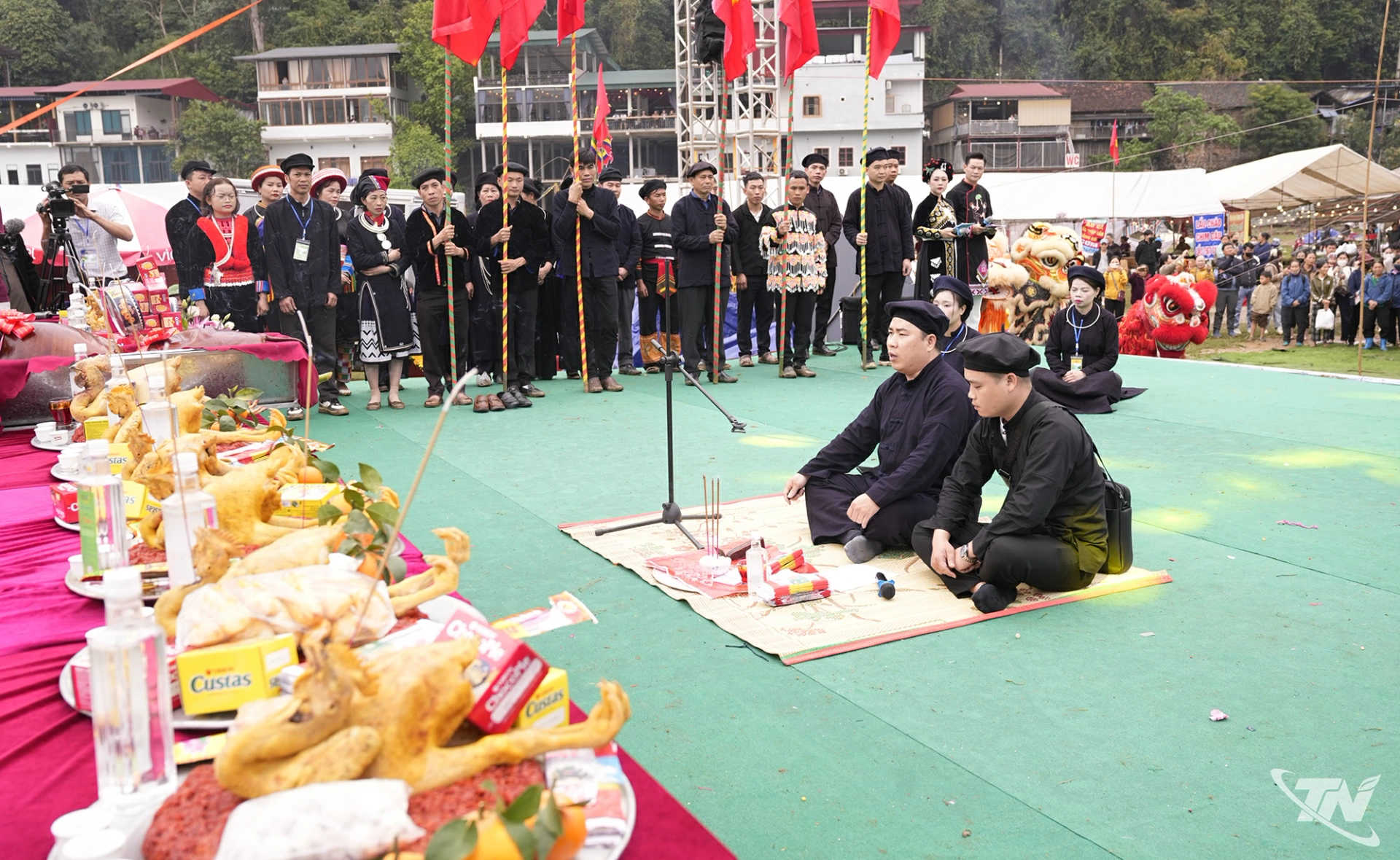 Nghi lễ cầu mùa màng tươi tốt, quê hương phát triển thịnh vượng.