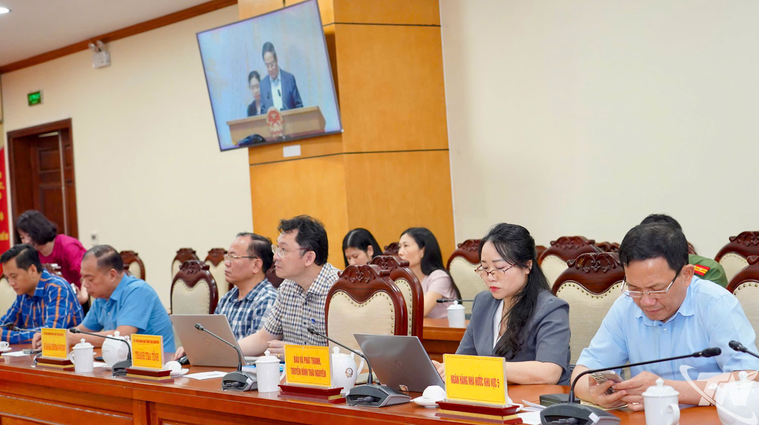 Các đại biểu tham dự hội nghị tại điểm cầu UBND tỉnh Thái Nguyên.
