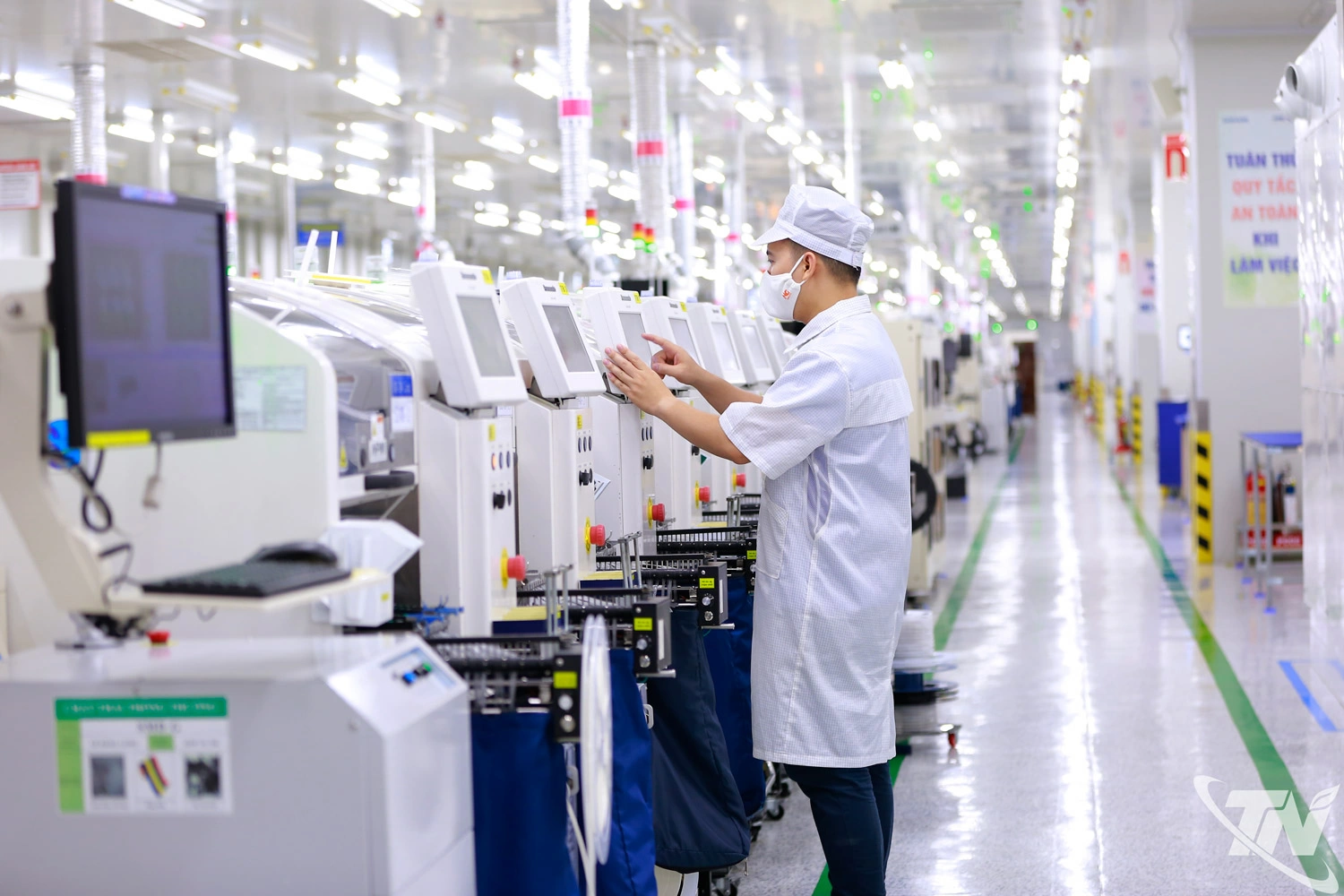 Các doanh nghiệp FDI linh hoạt điều hành sản xuất, xuất khẩu sản phẩm để thích ứng với những biến động của nền kinh tế thế giới.