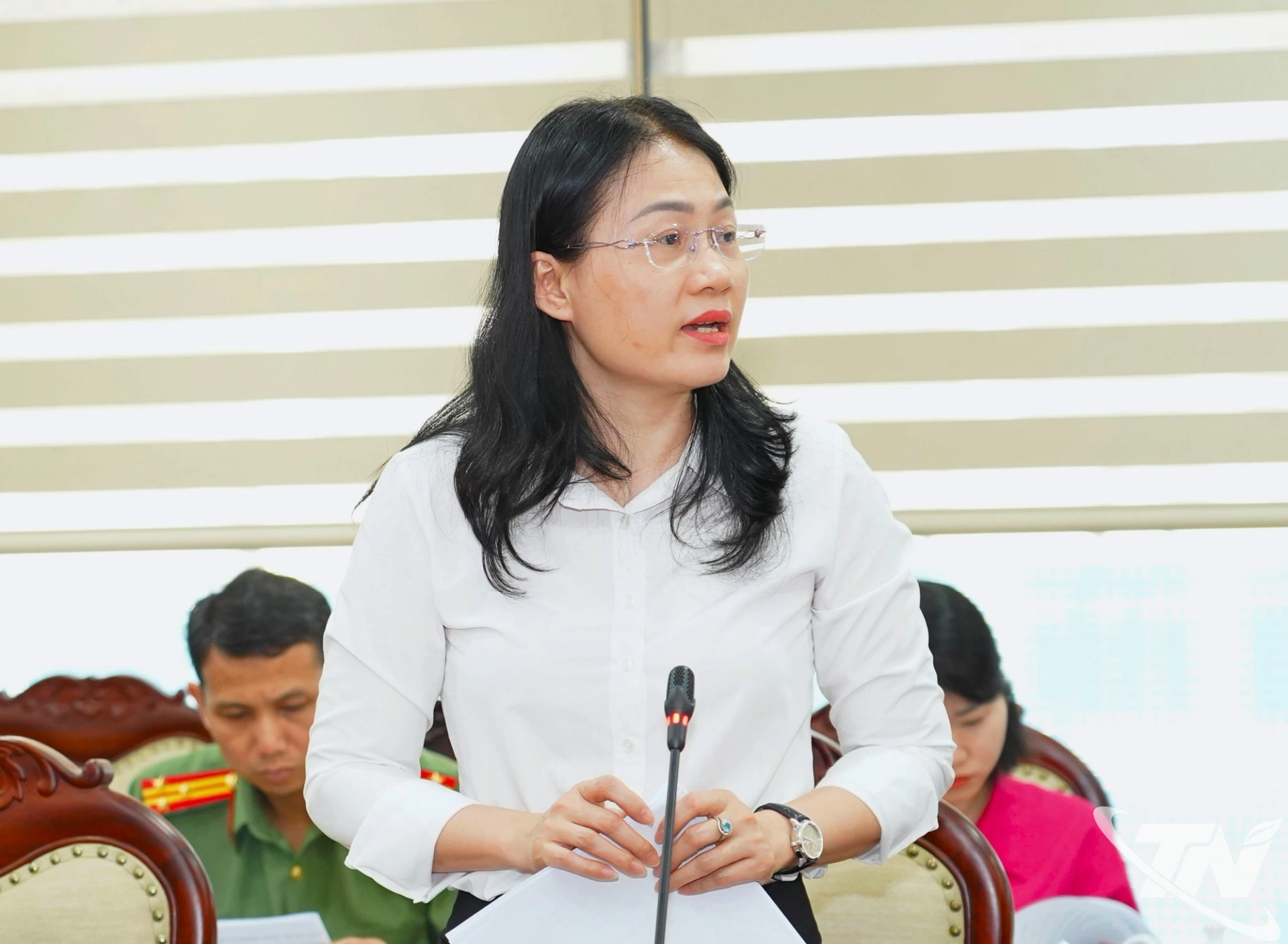 Đại diện các sở, ngành phát biểu tại Phiên họp.